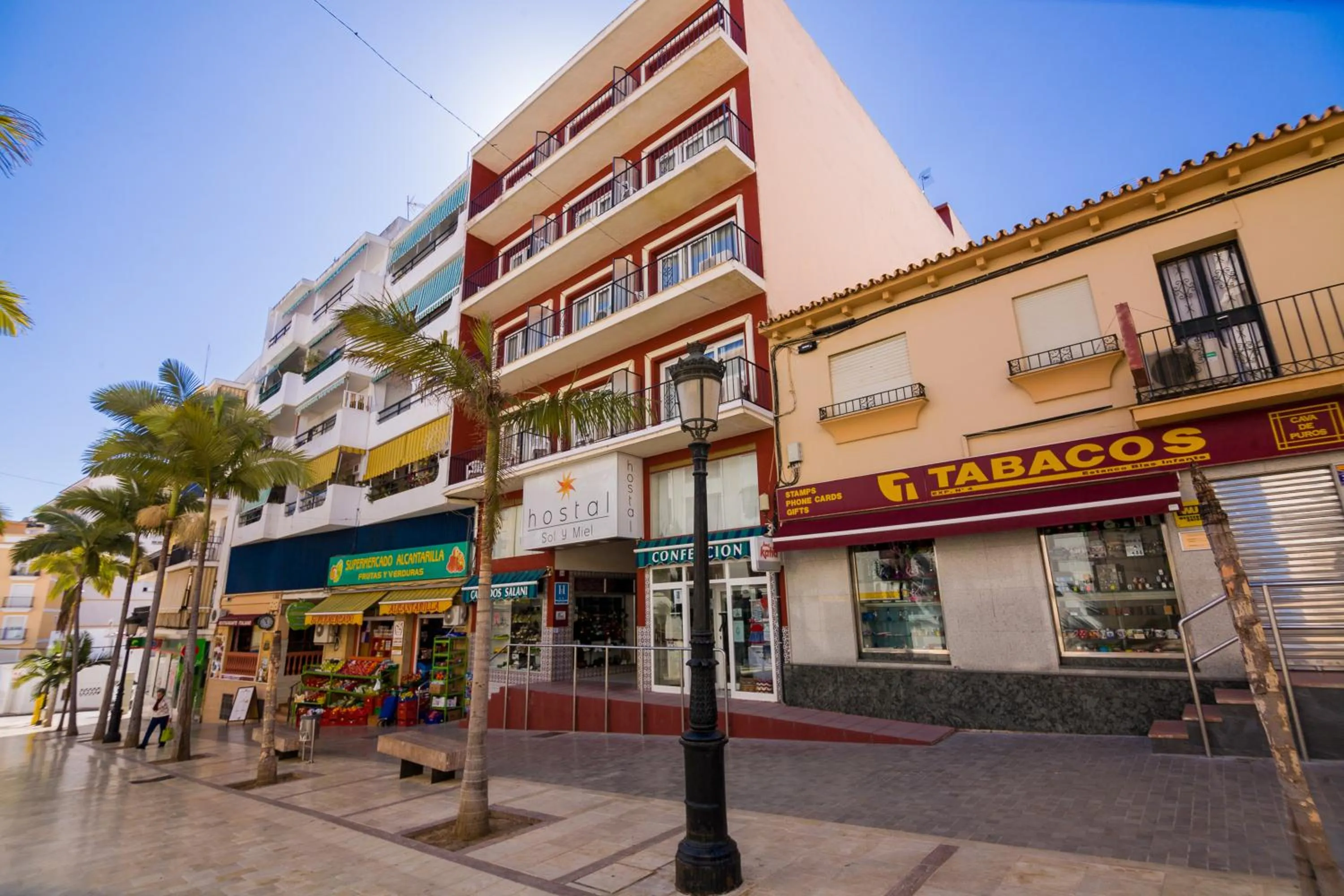 Facade/entrance in Hostal Sol y Miel