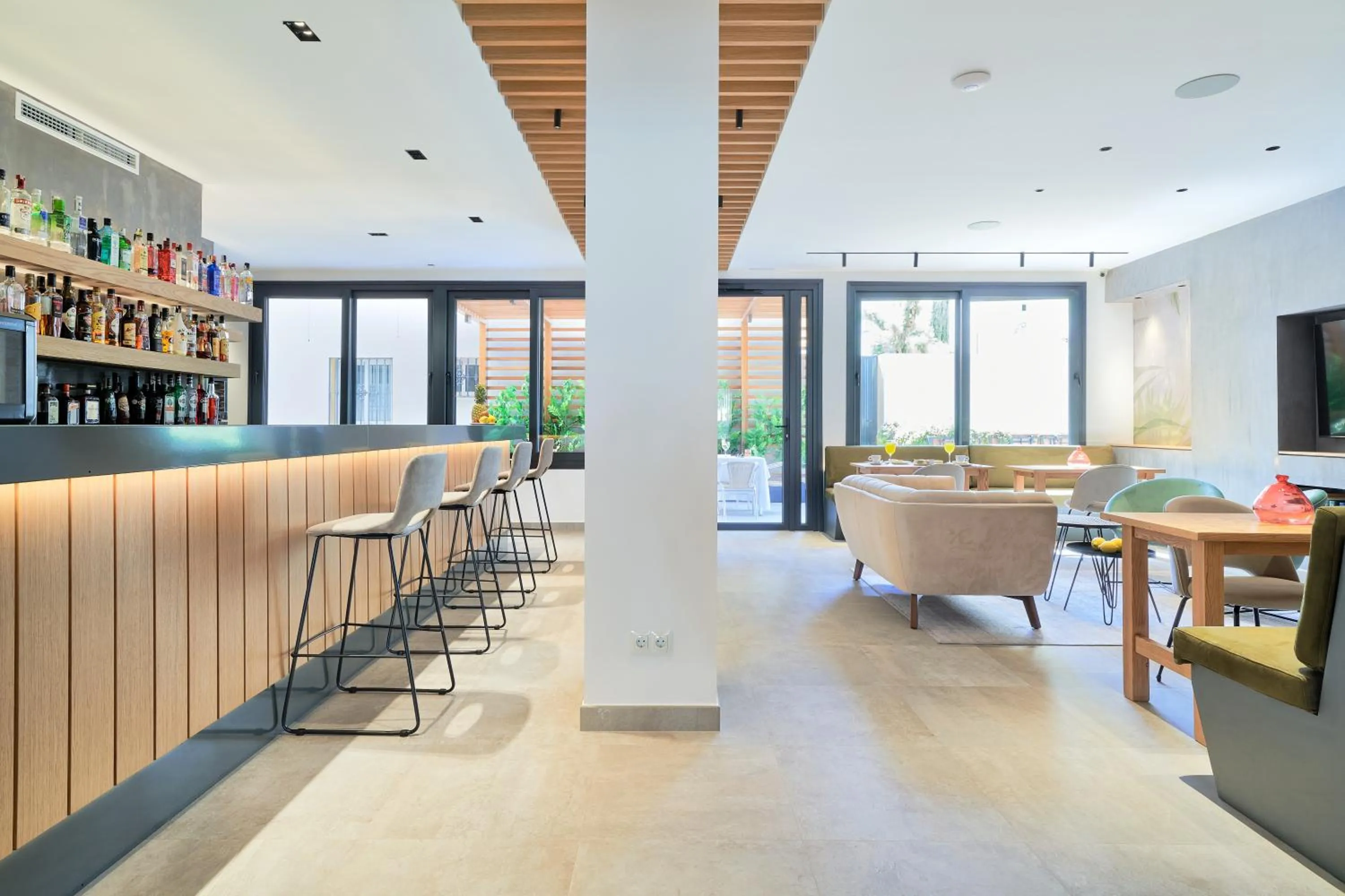 Restaurant/places to eat in Hostal Sol y Miel