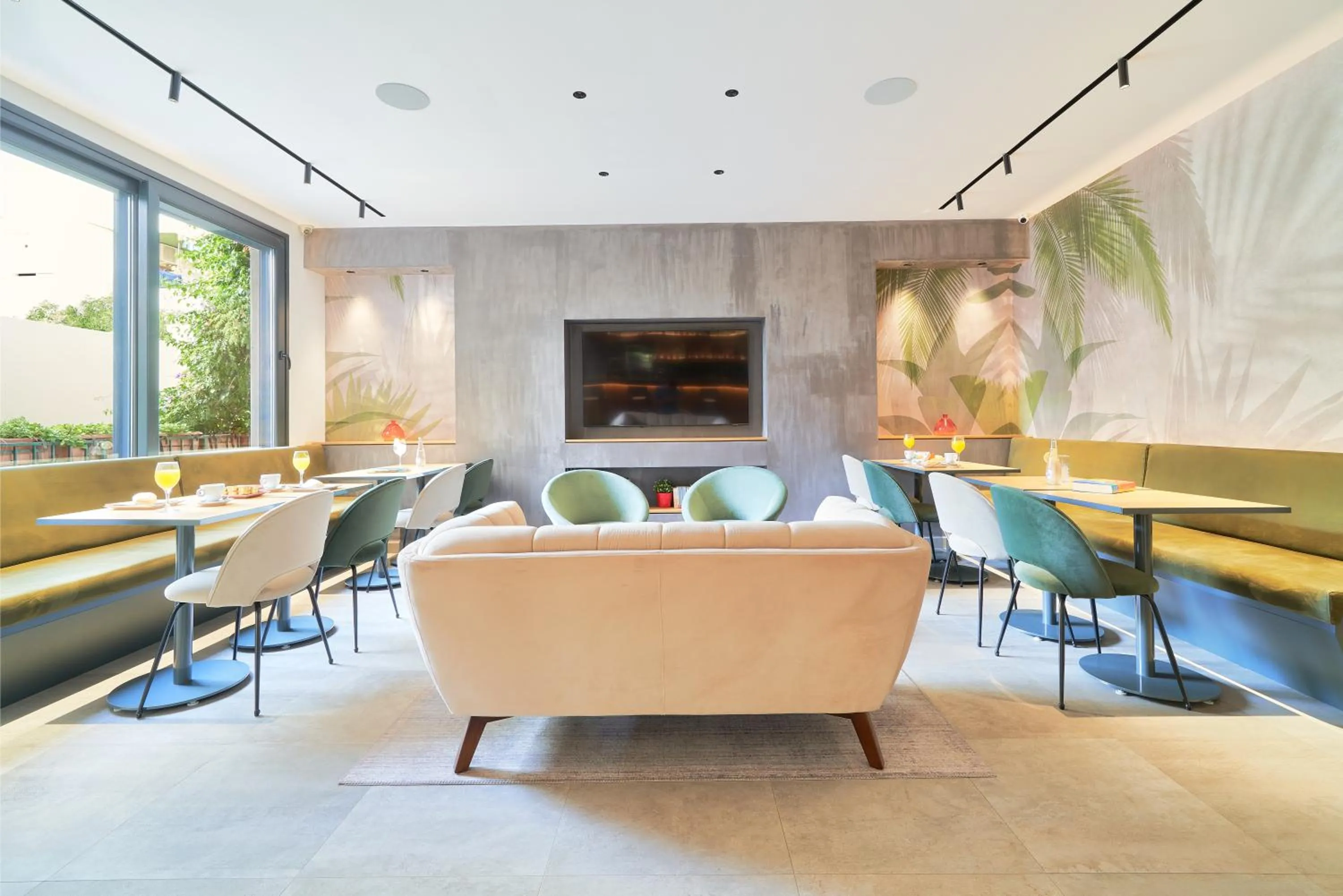 TV and multimedia in Hostal Sol y Miel