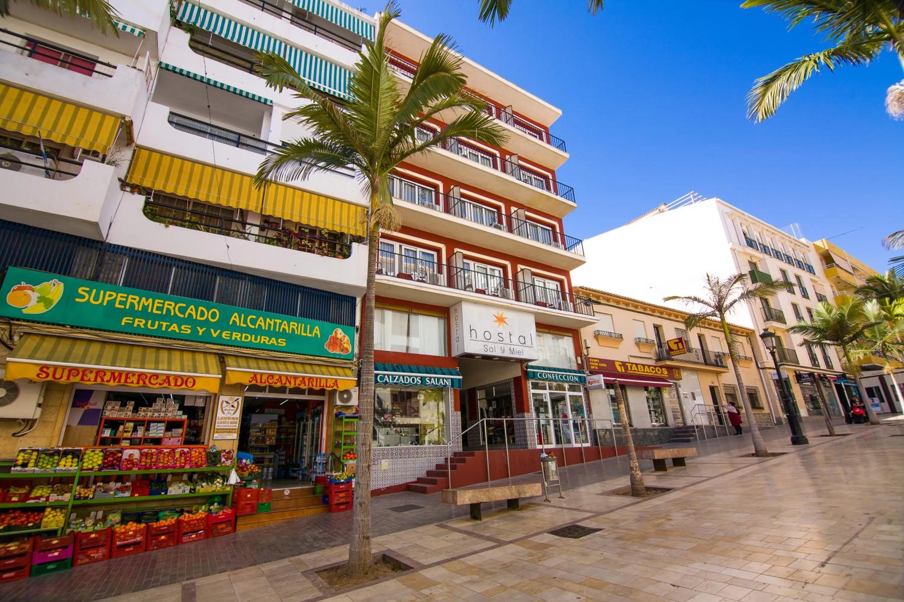 Facade/entrance in Hostal Sol y Miel