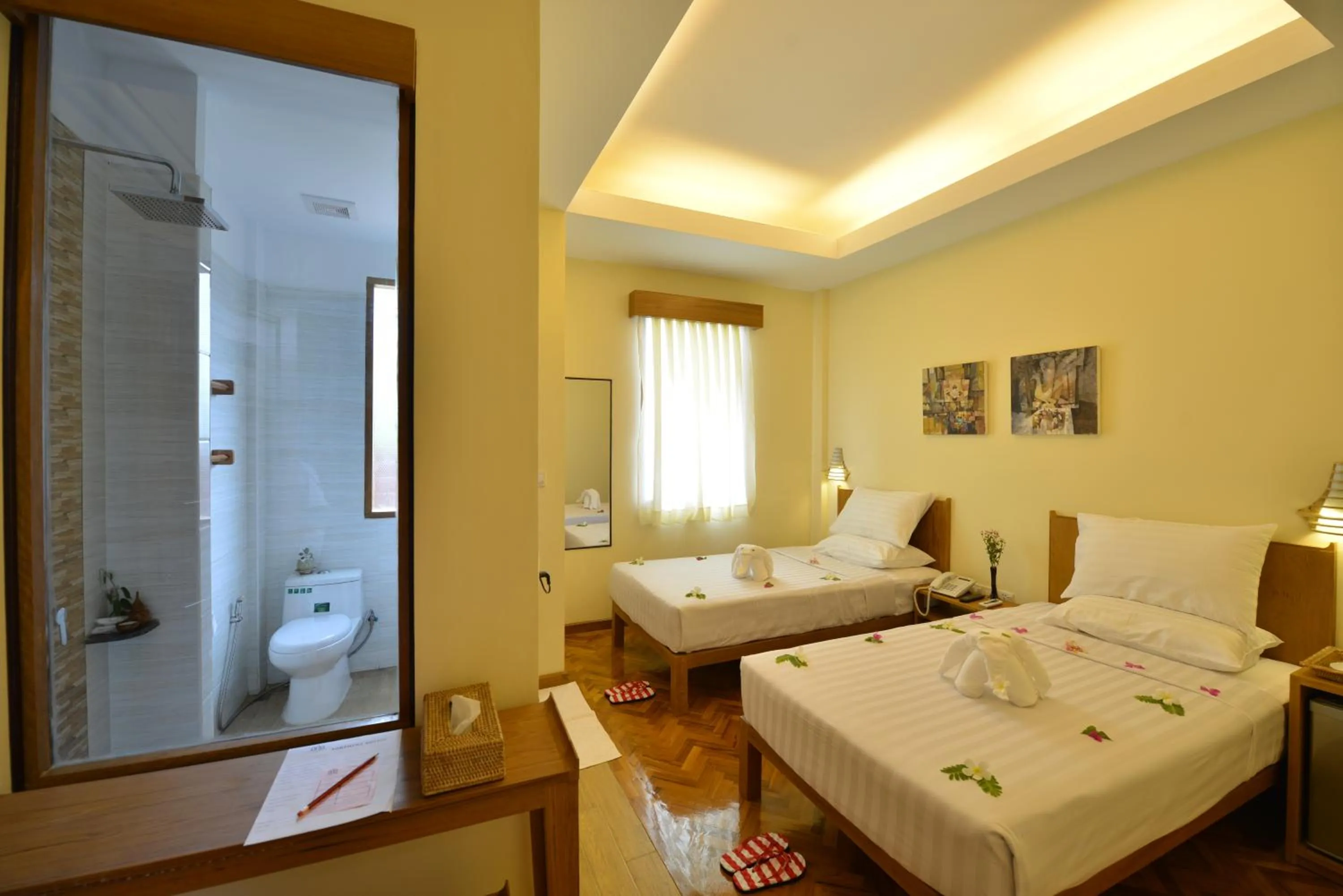 Bedroom, Bed in Northern Breeze Hotel