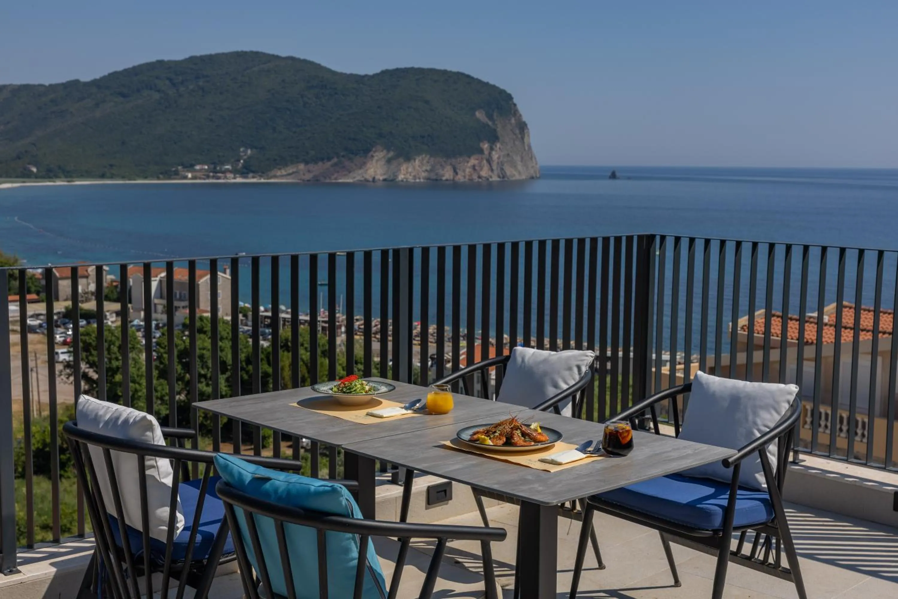 Restaurant/places to eat in Hotel AQUILO