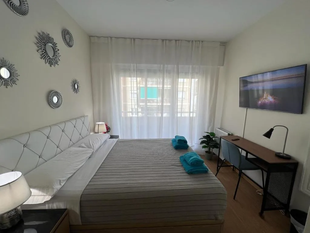 Rooms in Apartment Paris