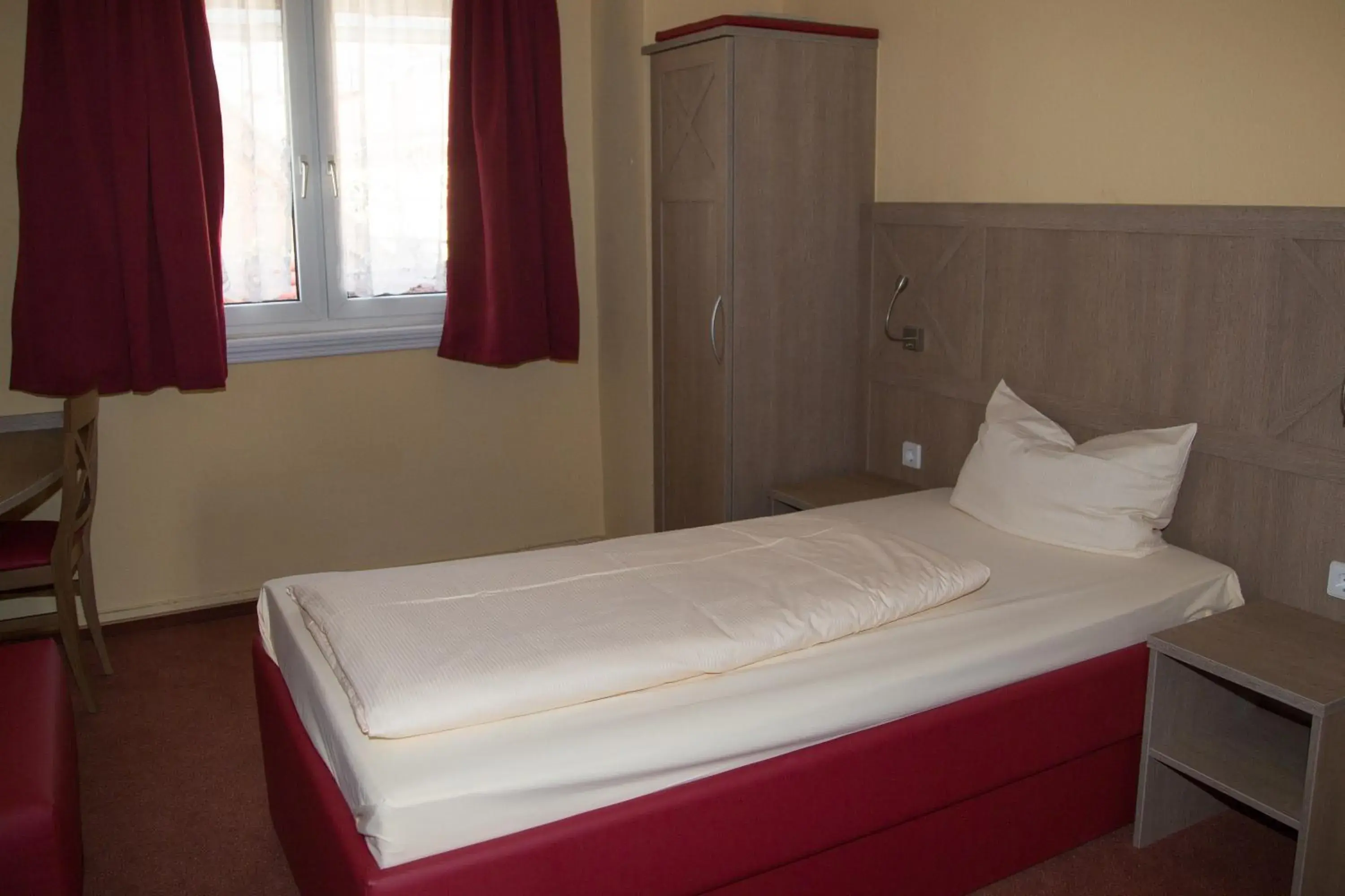 Single Room - single occupancy in Hotel Restaurant Löwen Single Room - single occupancy in Hotel Restaurant Löwen