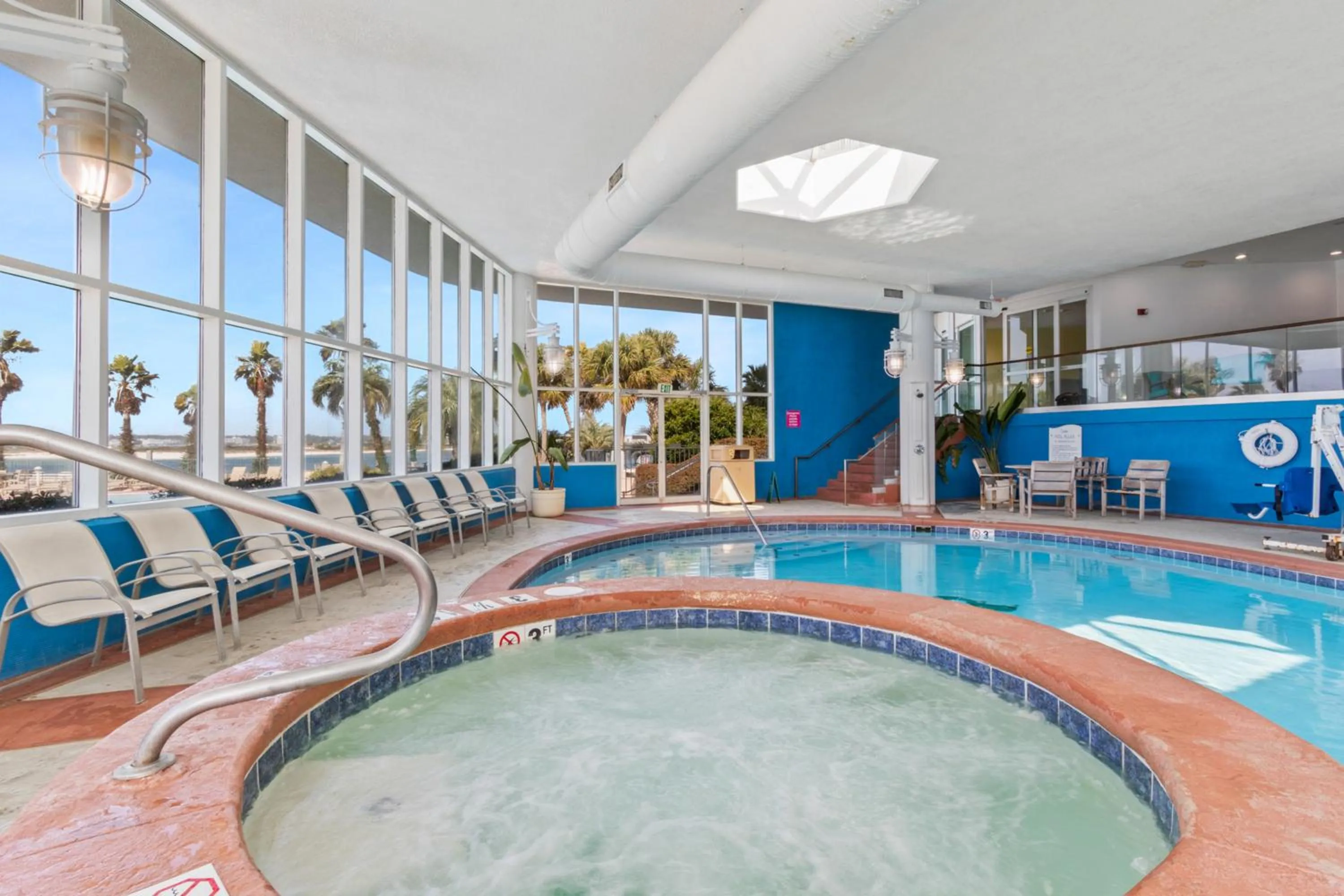 Hot Tub in Caribe Resort by Hosteeva