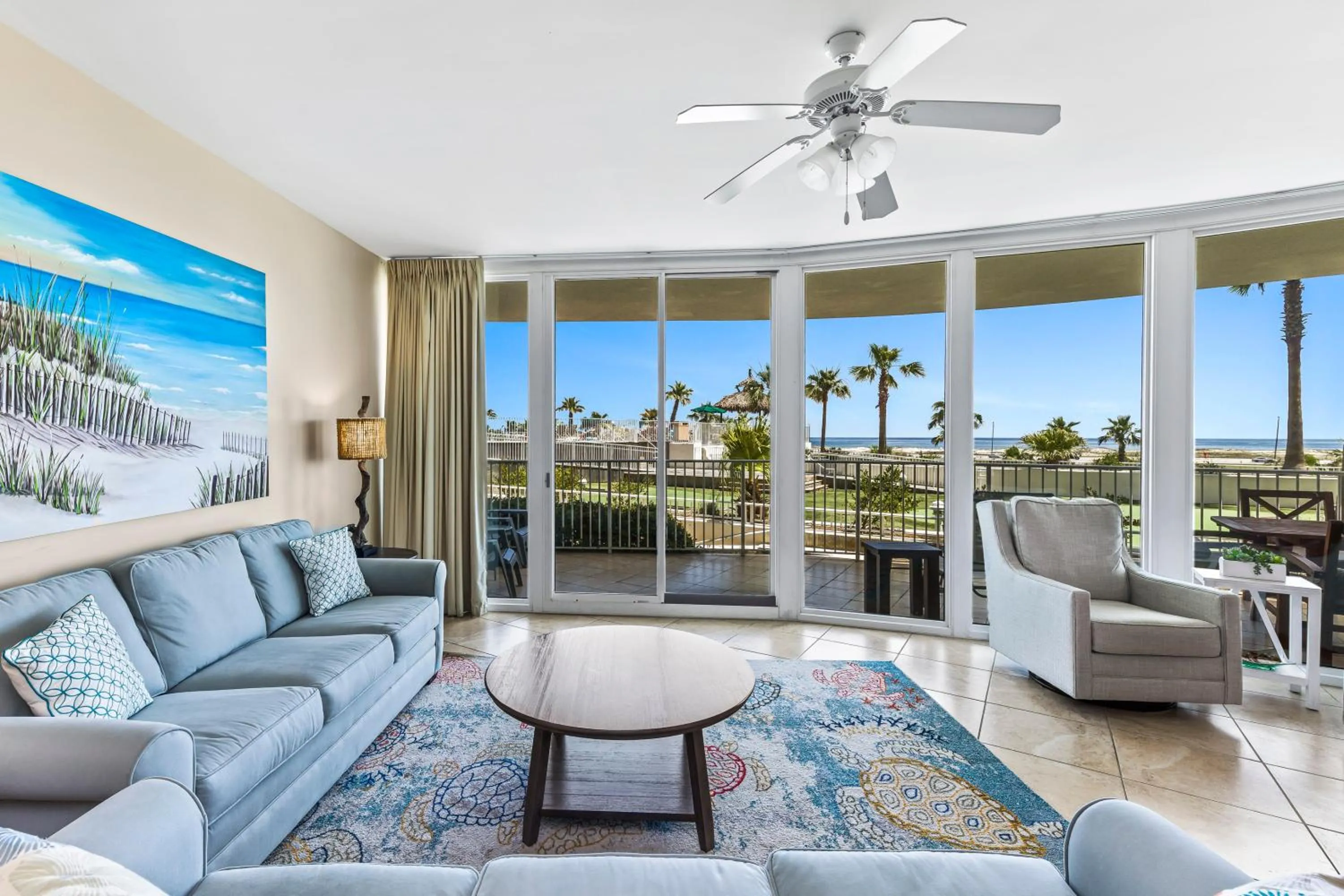 Living room in Caribe Resort by Hosteeva