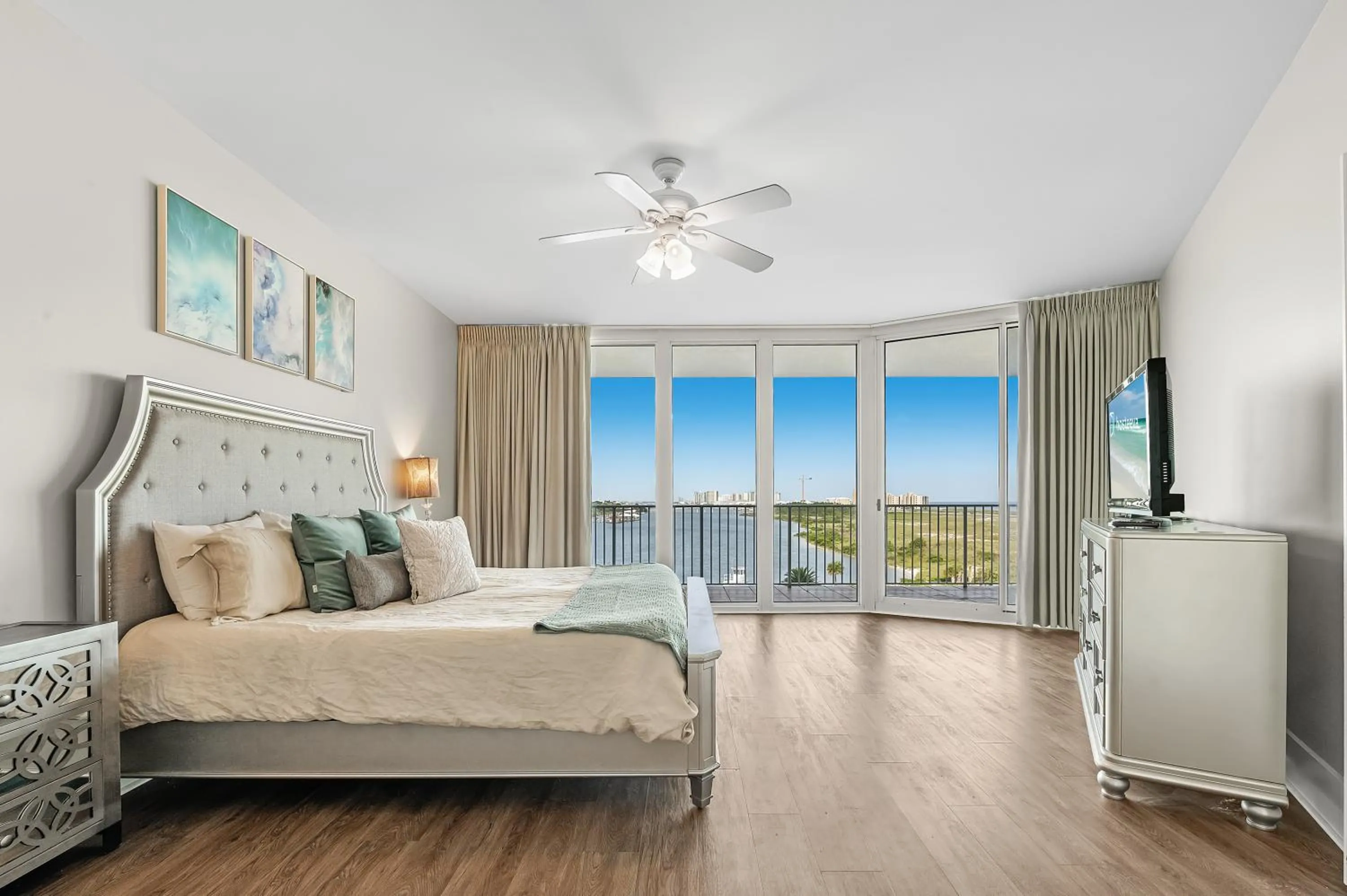 Bedroom, Bed in Caribe Resort by Hosteeva