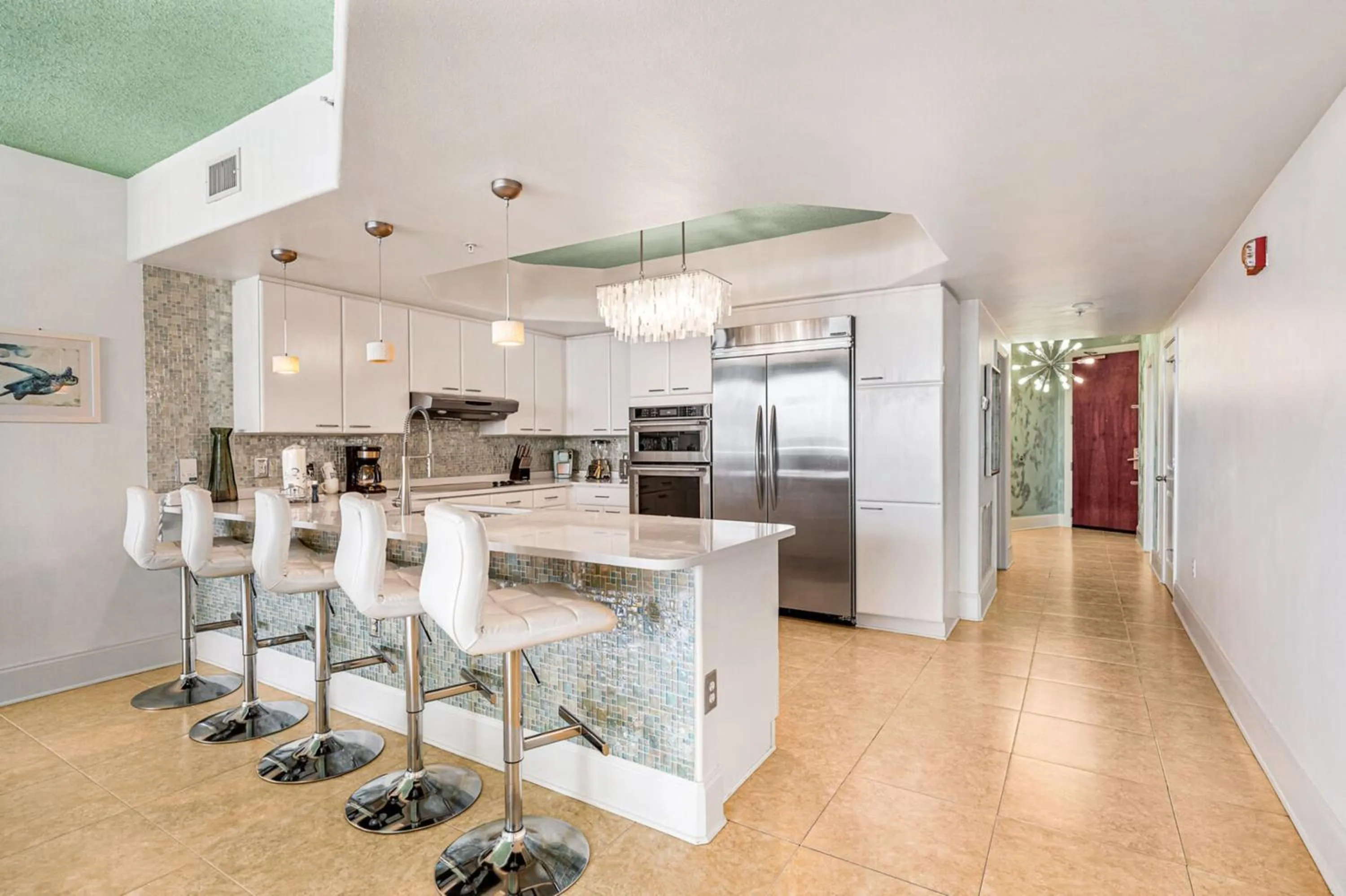 Kitchen or kitchenette in Caribe Resort by Hosteeva