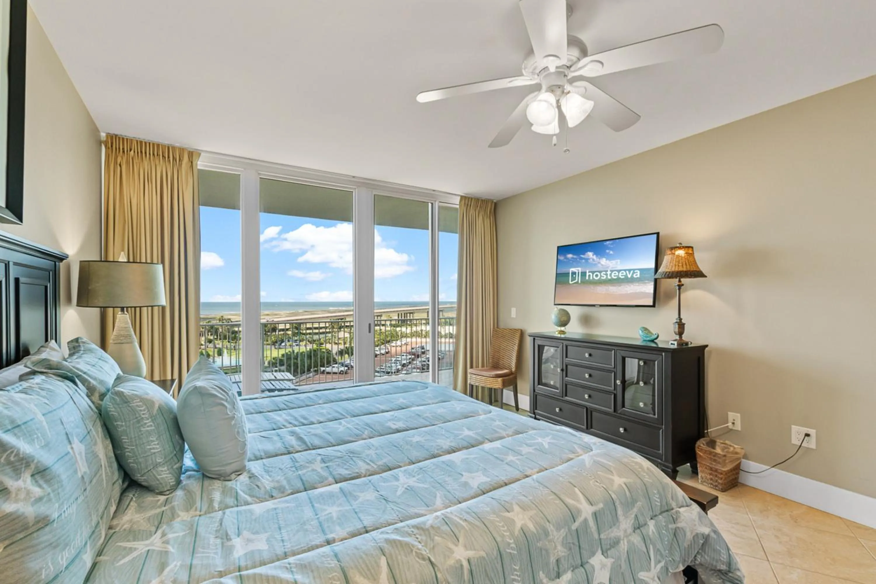 Bedroom, Bed in Caribe Resort by Hosteeva