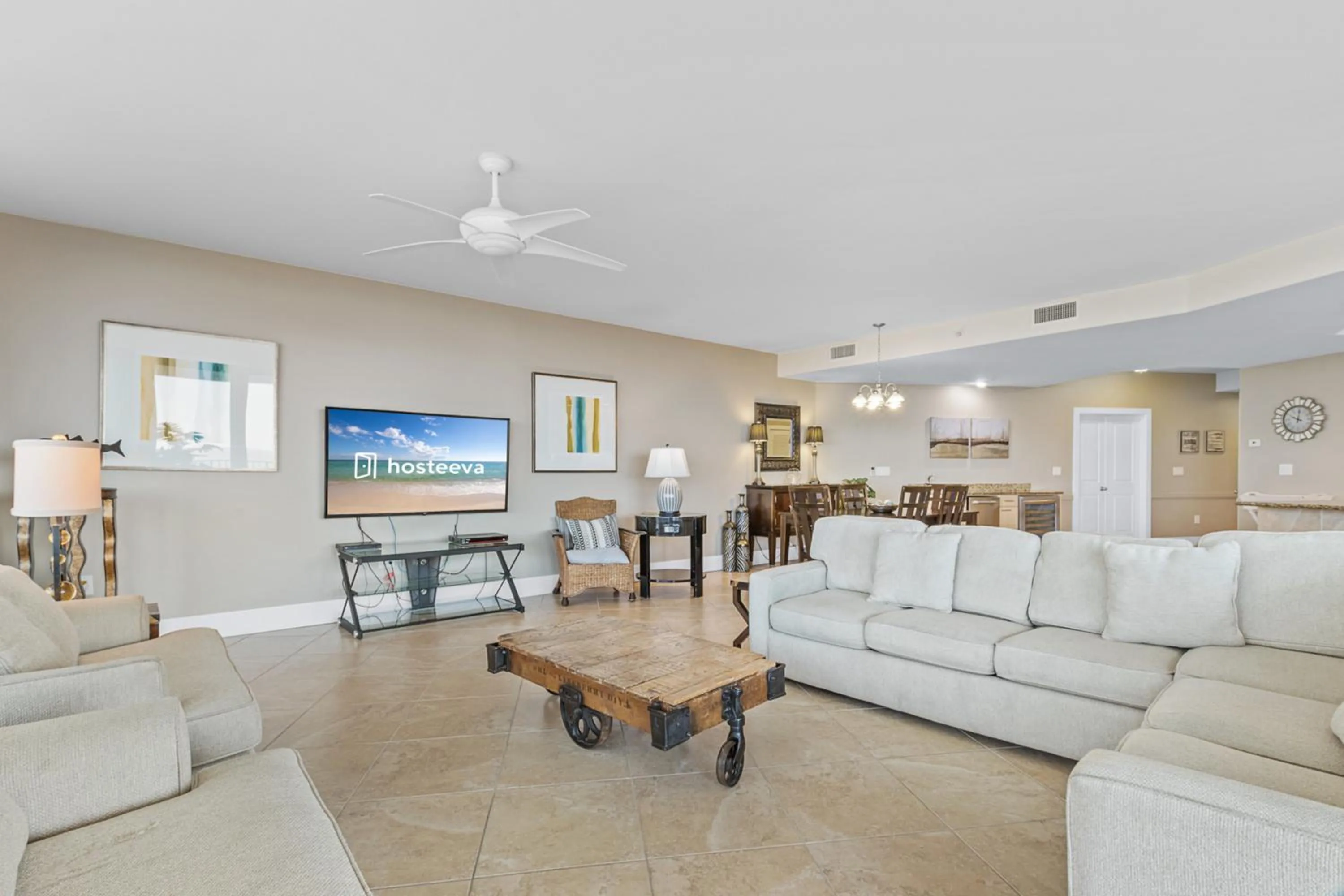 Living room in Caribe Resort by Hosteeva