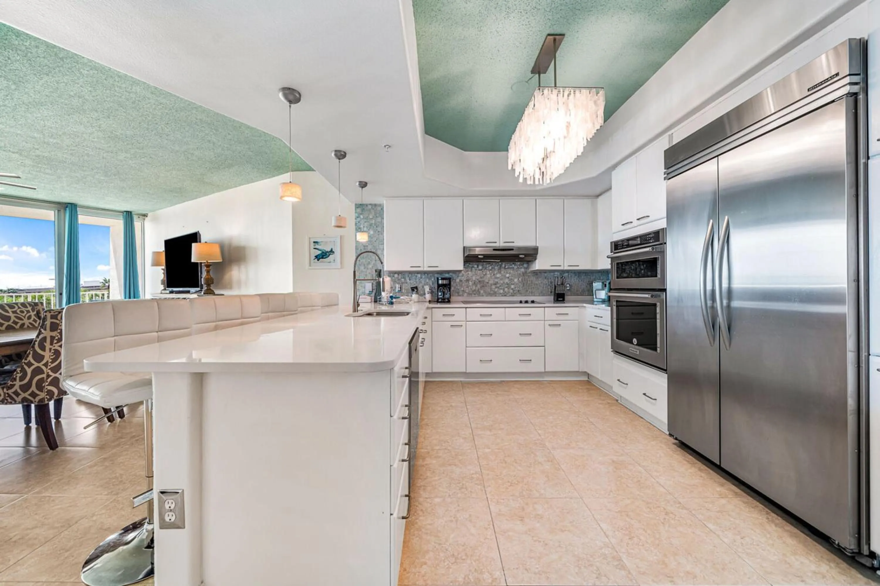 Kitchen or kitchenette in Caribe Resort by Hosteeva