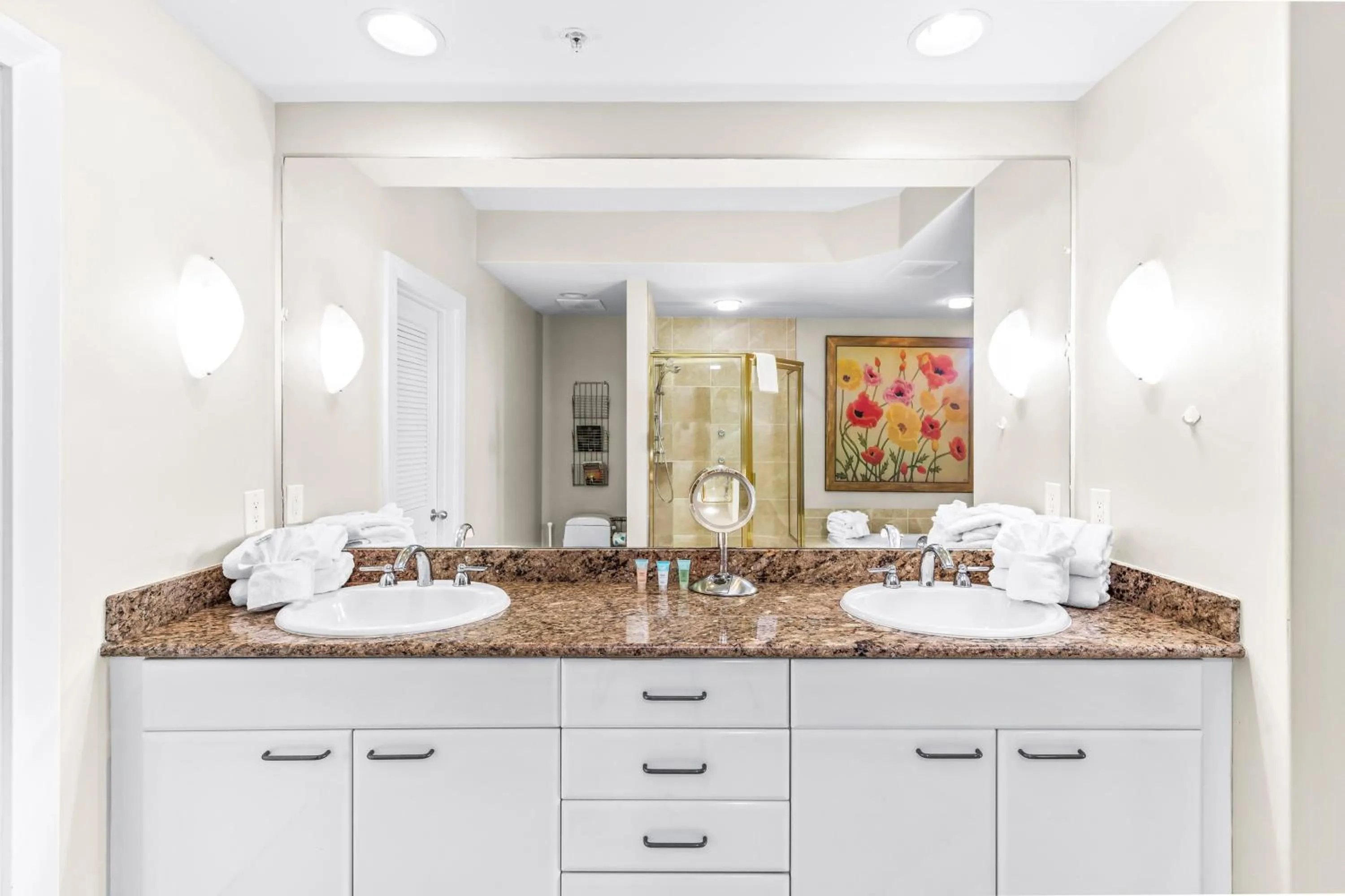 Bathroom in Caribe Resort by Hosteeva