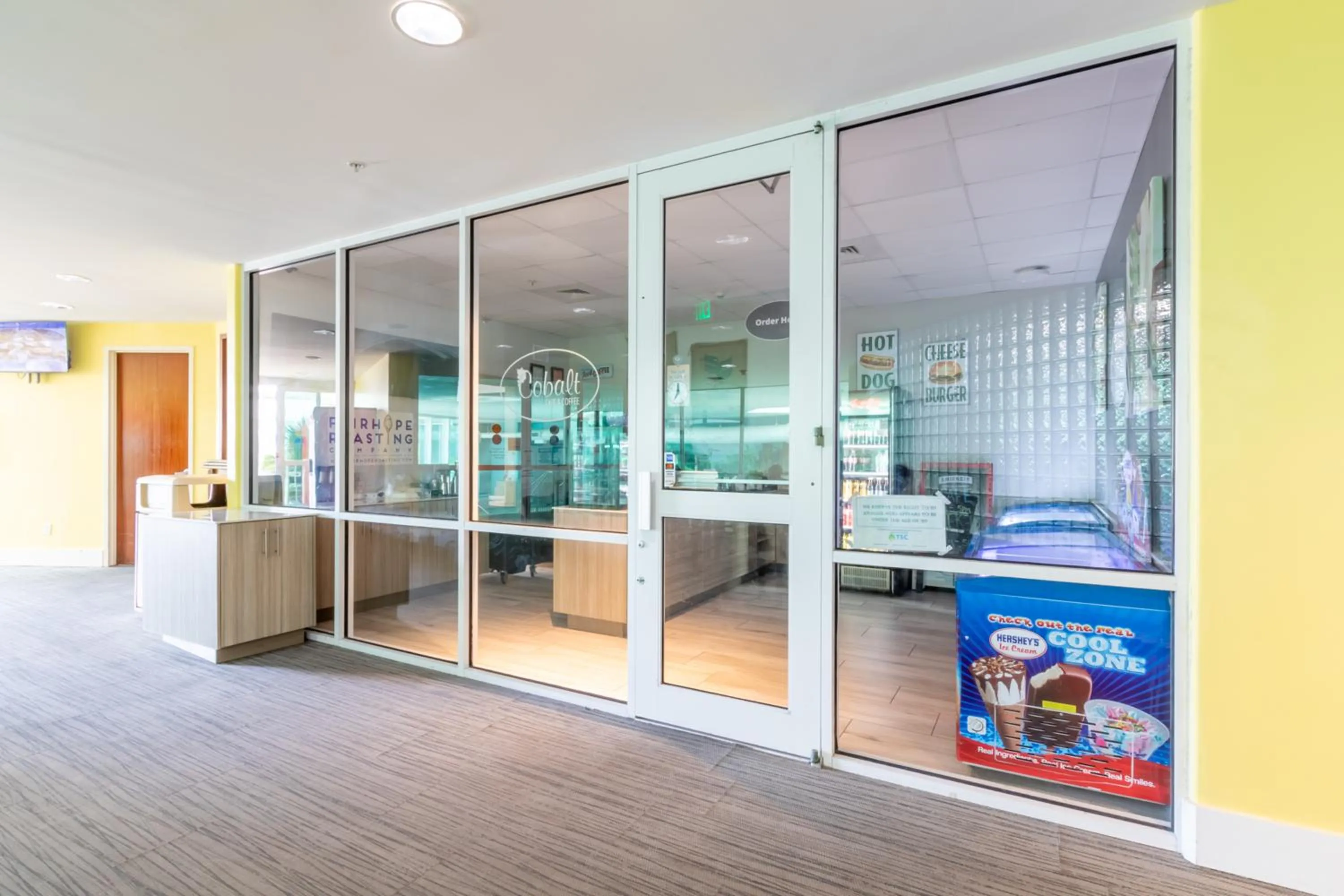 Area and facilities in Caribe Resort by Hosteeva