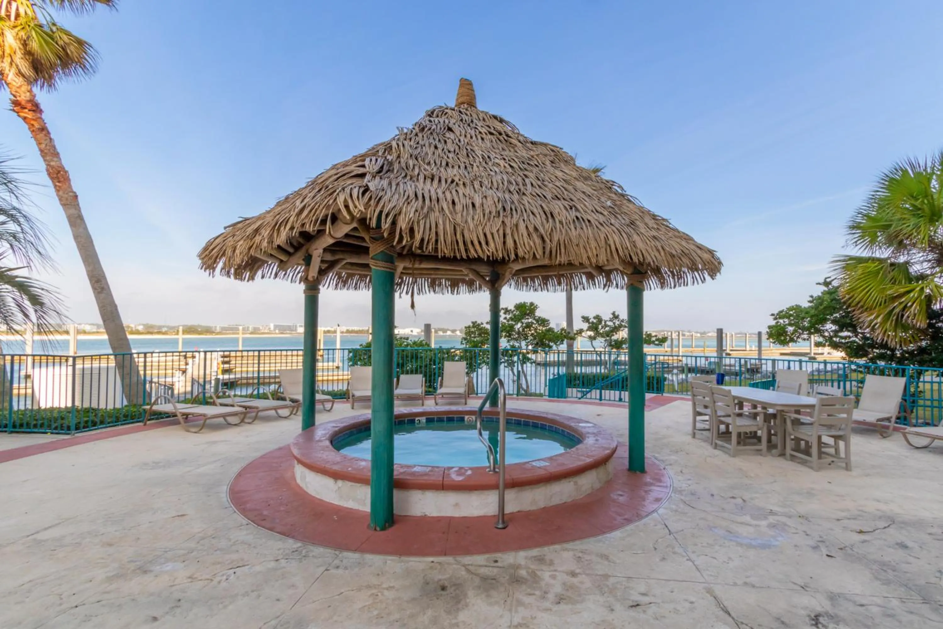 Hot Tub in Caribe Resort by Hosteeva