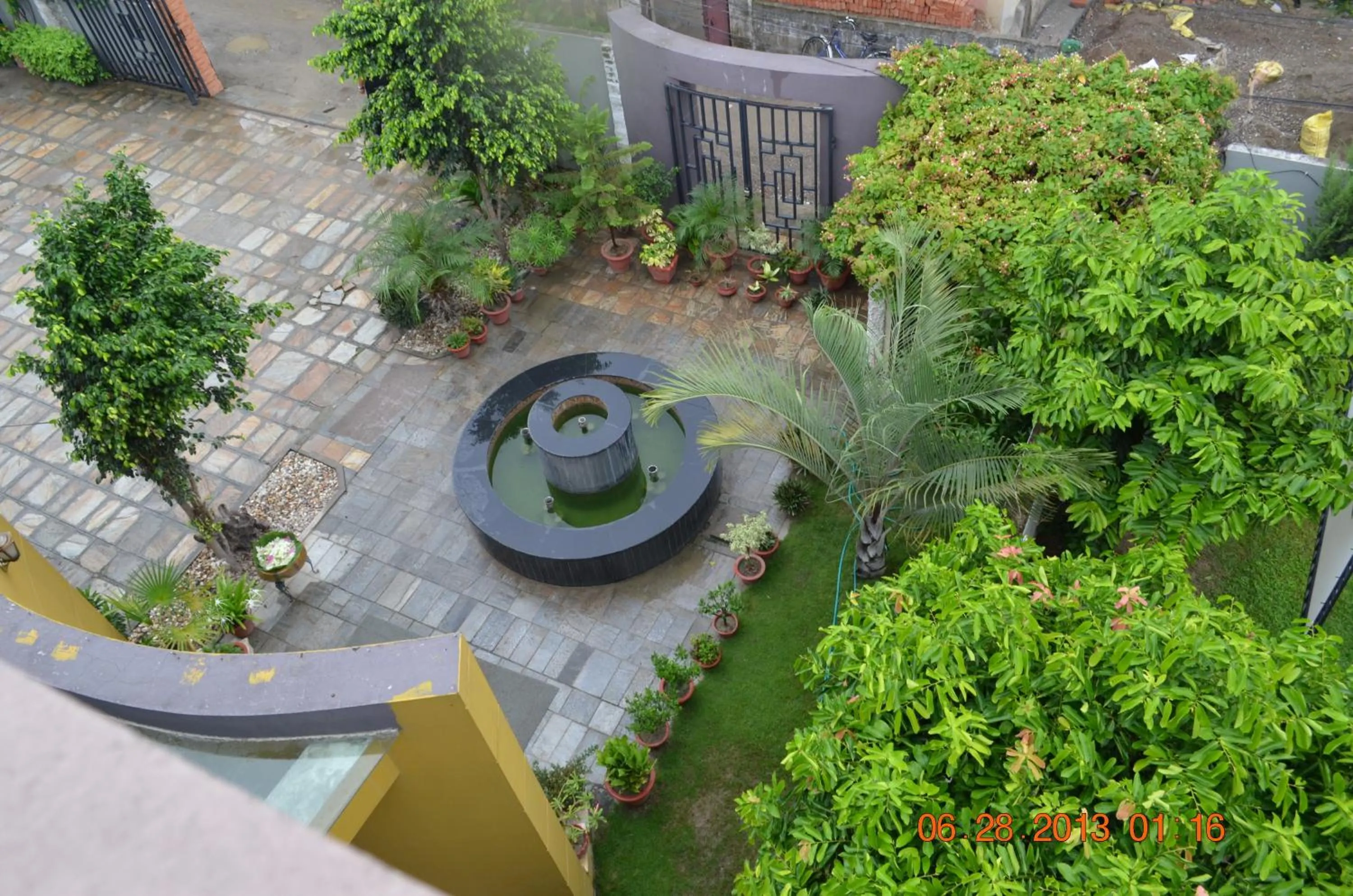 Garden in Club De Novo Hotel