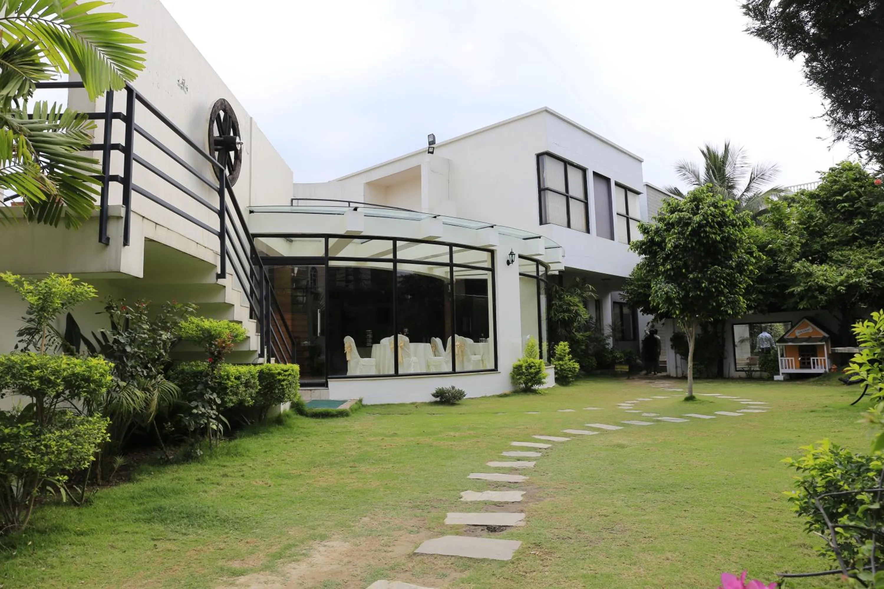 Property building in Club De Novo Hotel