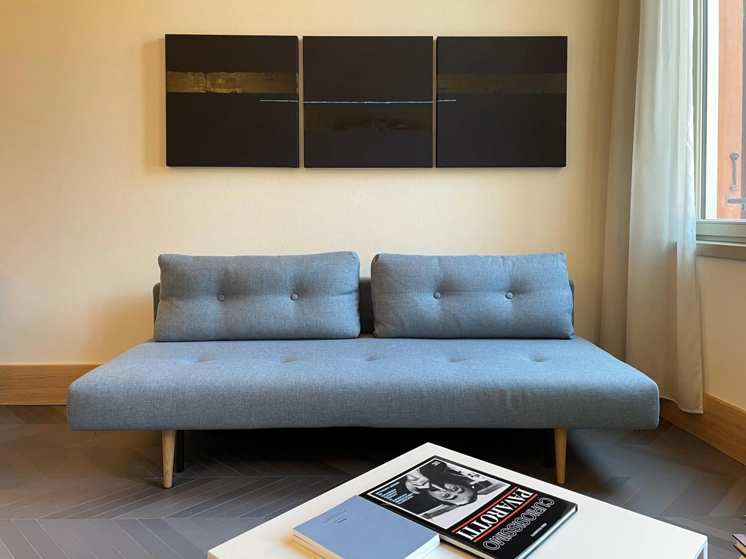 Living room in Canalchiaro 13