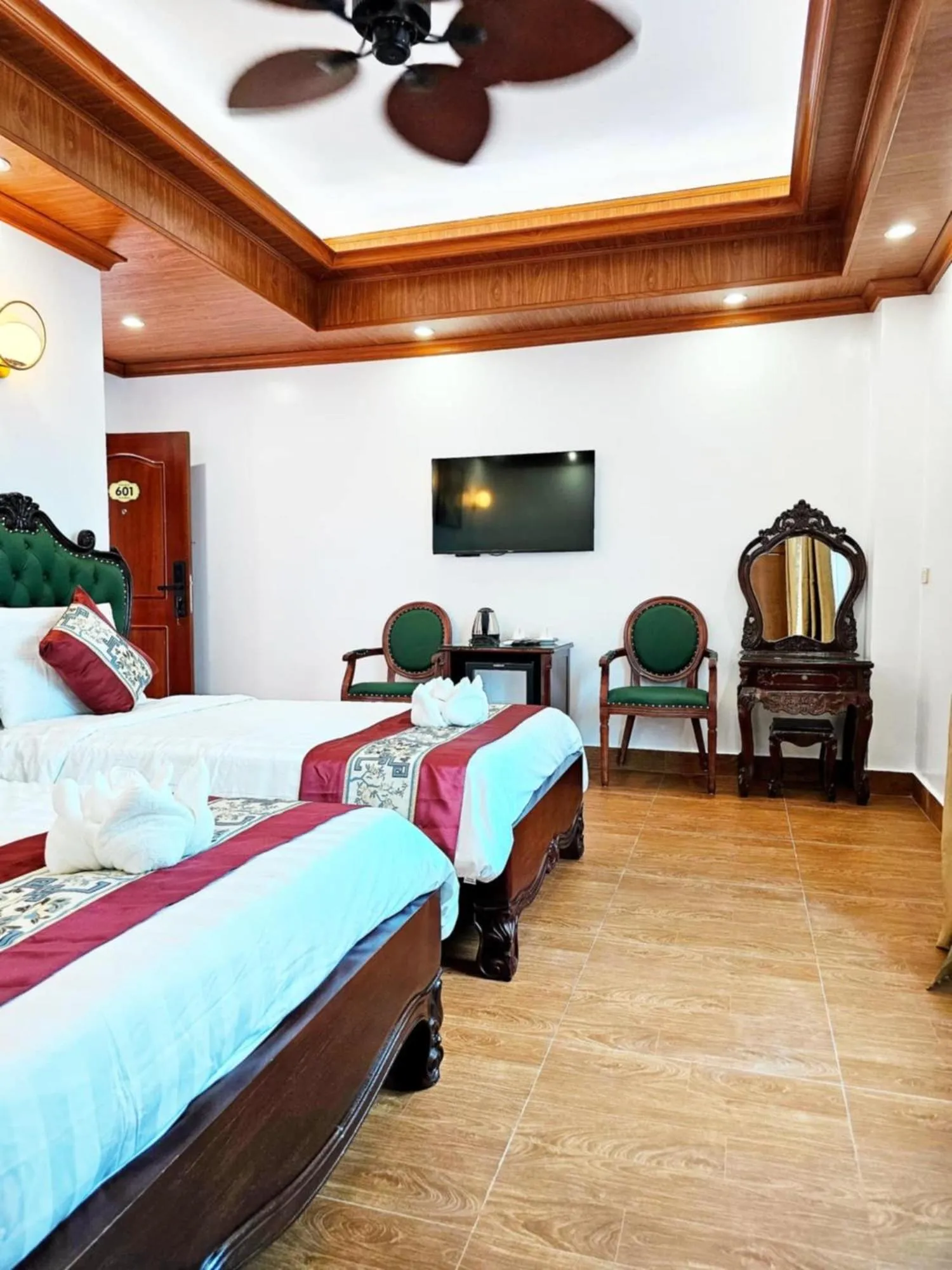 Photo of the whole room, Bed in Sky hotel