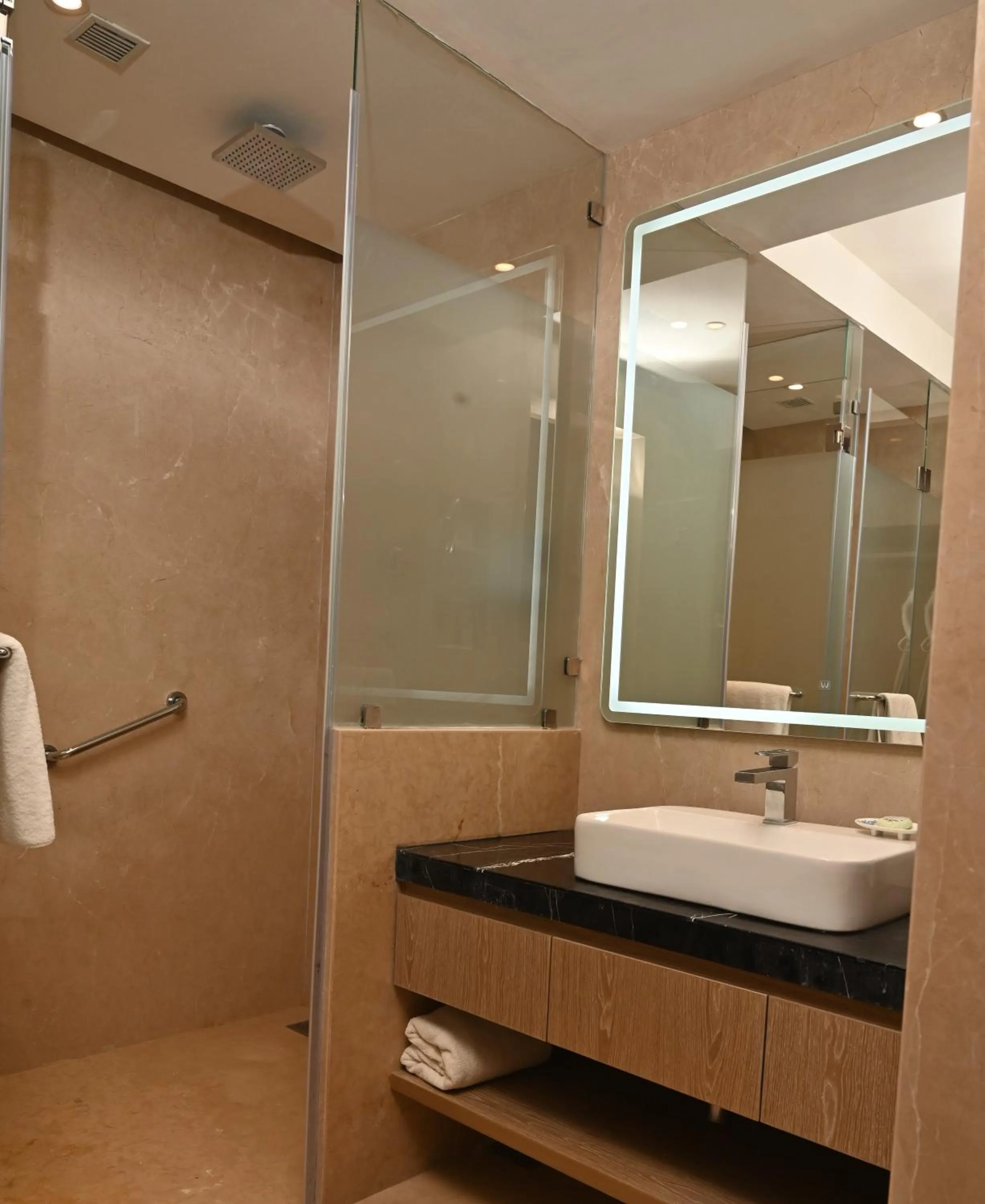 Bathroom in Welcomhotel by ITC Hotels, Rama International, Aurangabad
