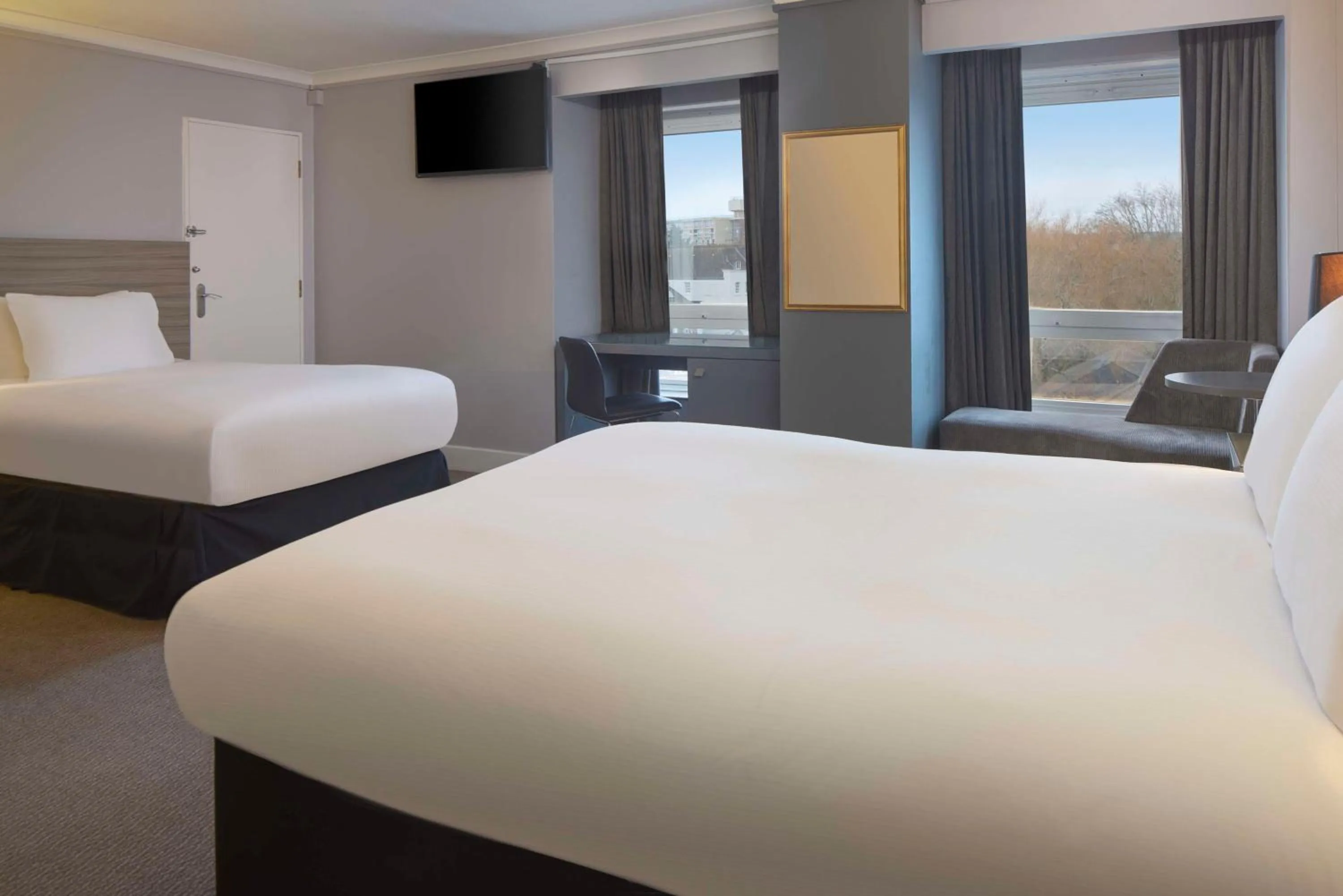 Bedroom, Bed in DoubleTree by Hilton Bristol City Centre
