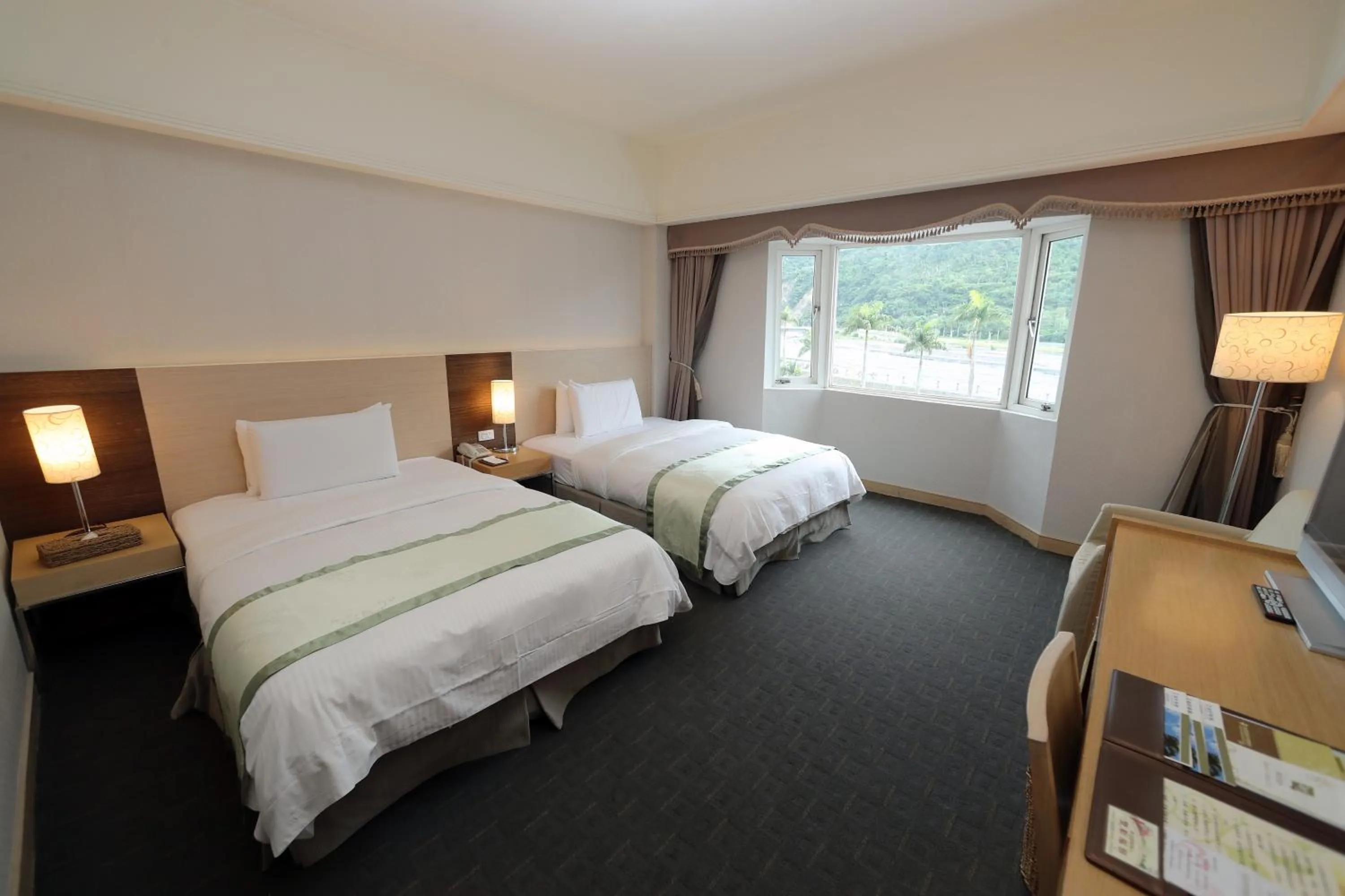 Photo of the whole room, Bed in Hoya Hot Springs Resort & Spa