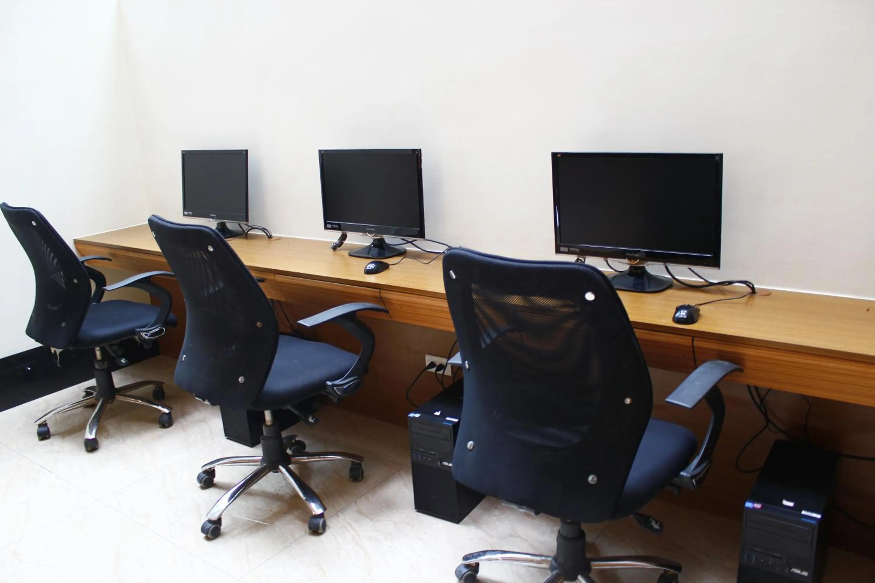 Business facilities in Hoya Hot Springs Resort & Spa