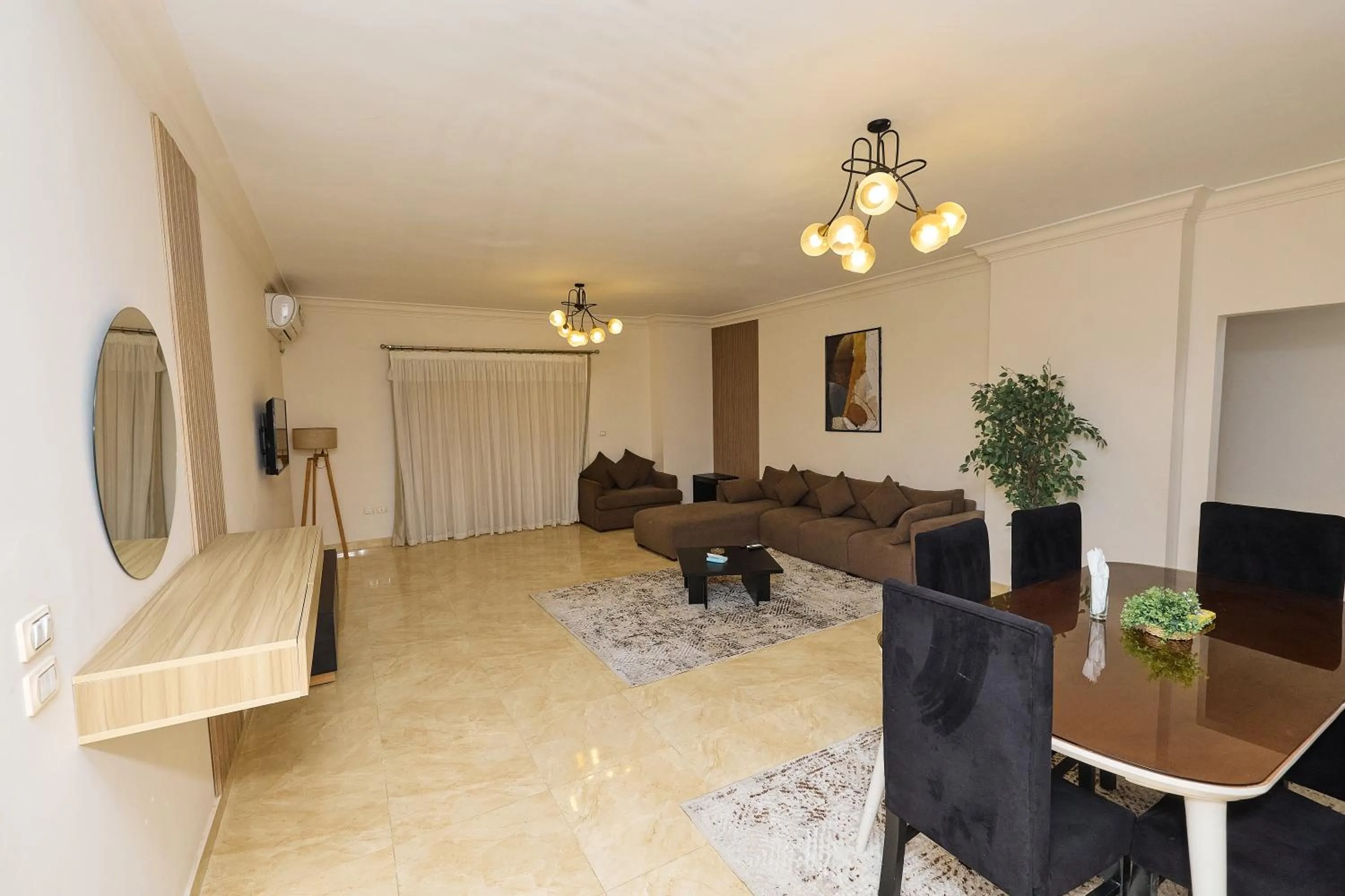 Settle Inn South 90 Apartments