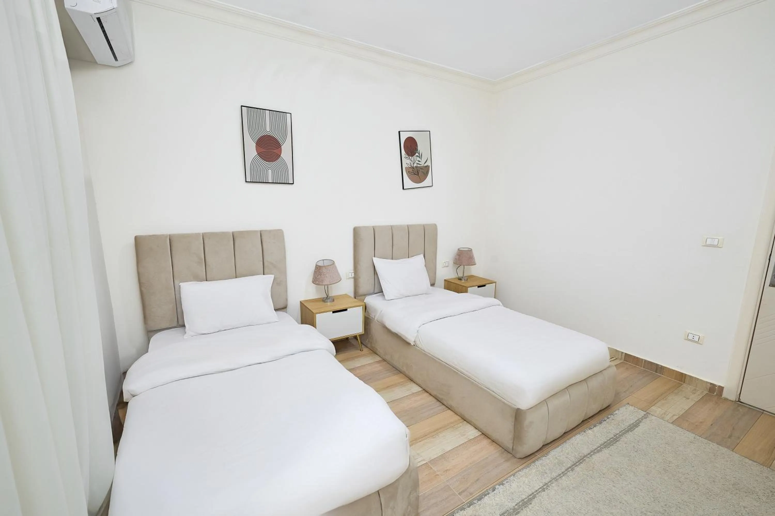 Bed in Settle Inn South 90 Apartments