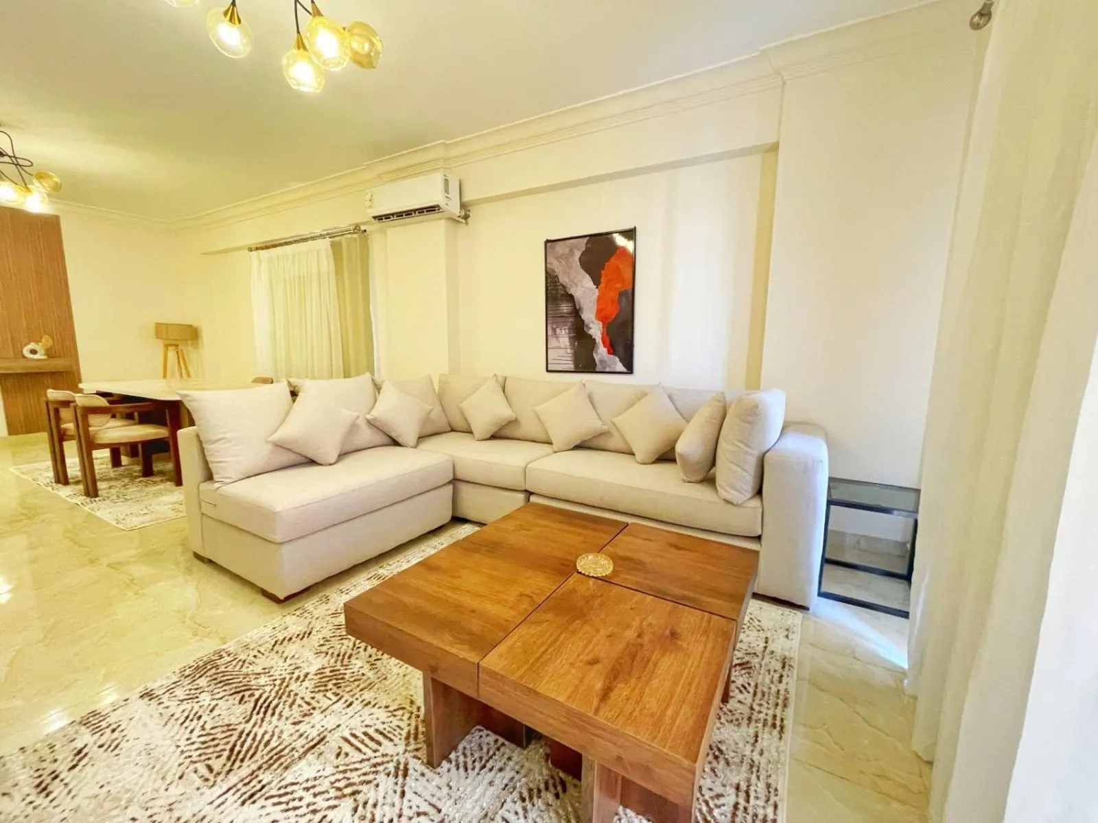 Dining area in Settle Inn South 90 Apartments