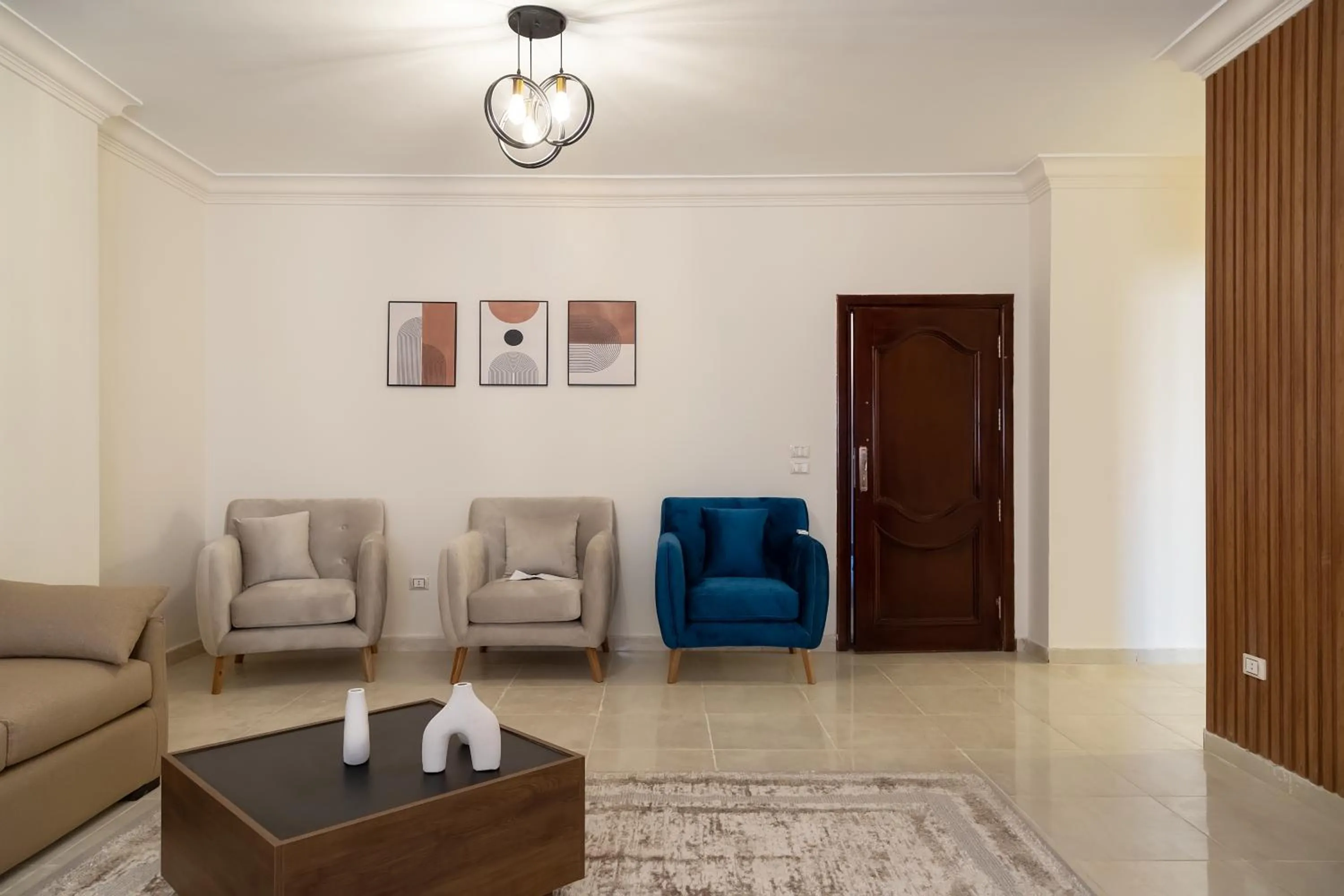 Settle Inn South 90 Apartments