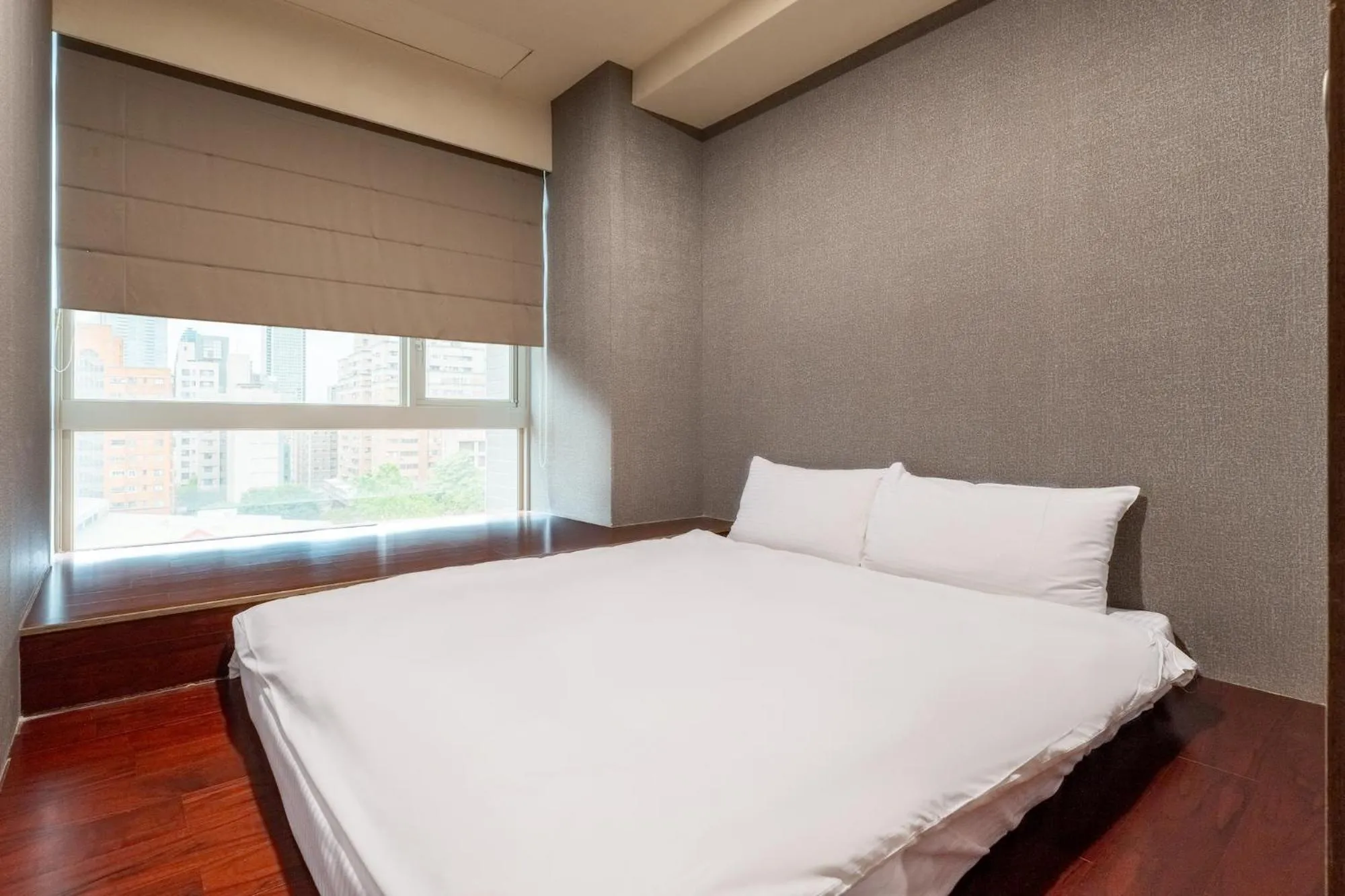 Bedroom, Bed in The Galerie Hotel