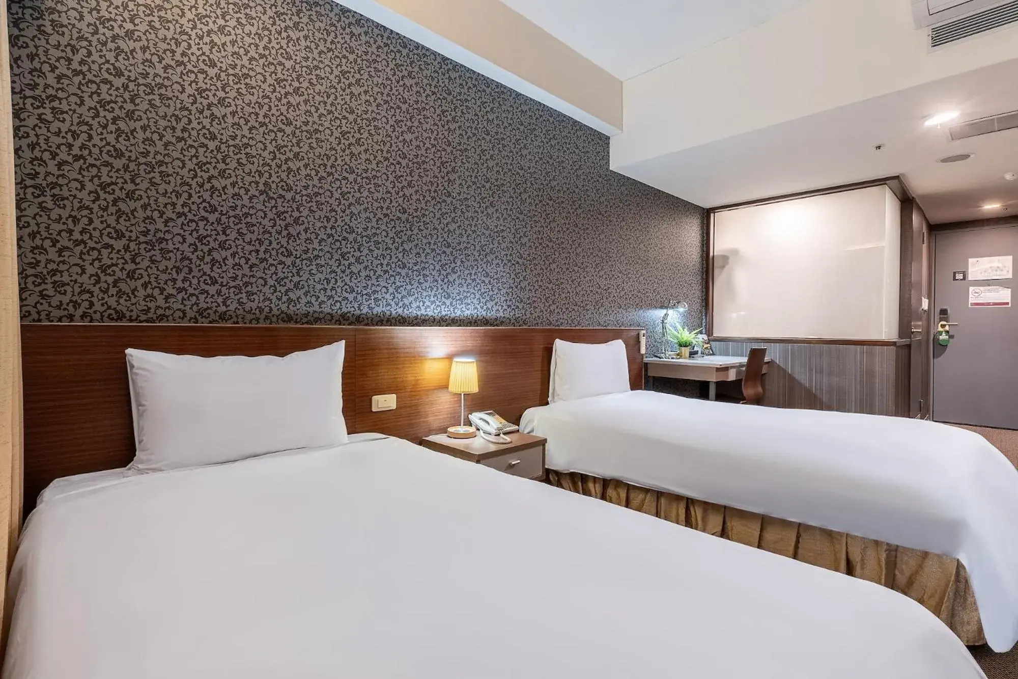 Superior Twin Room in The Galerie Hotel Superior Twin Room in The Galerie Hotel