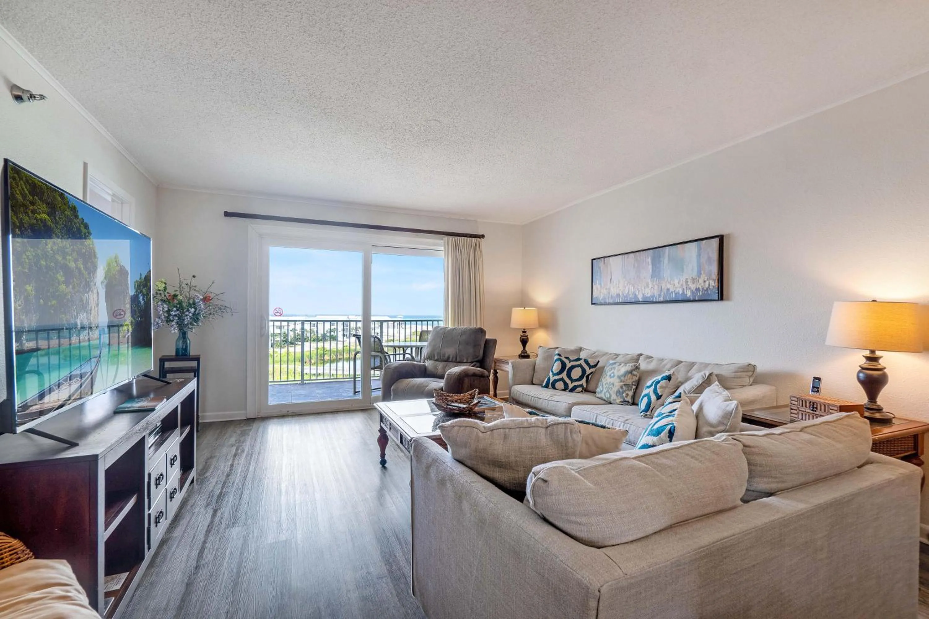 Emerald Oasis, Emerald Oasis- Gulf Front, Great for Families and Close to Destin Harbor!