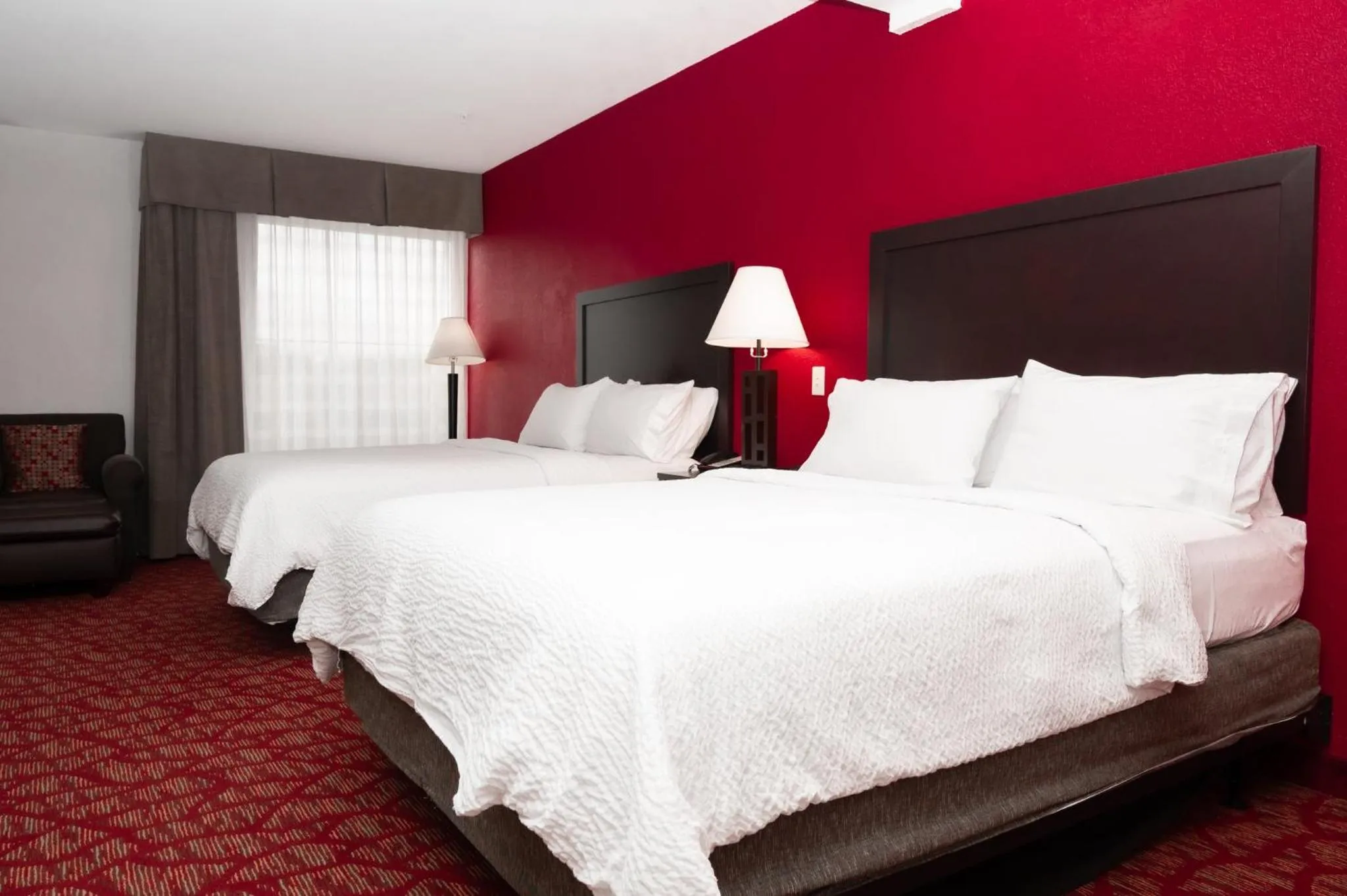 Photo of the whole room, Bed in Holiday Inn Guin by IHG