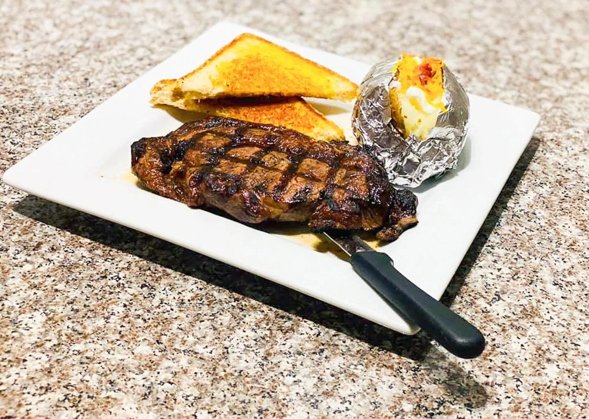 Restaurant/places to eat in Holiday Inn Guin by IHG