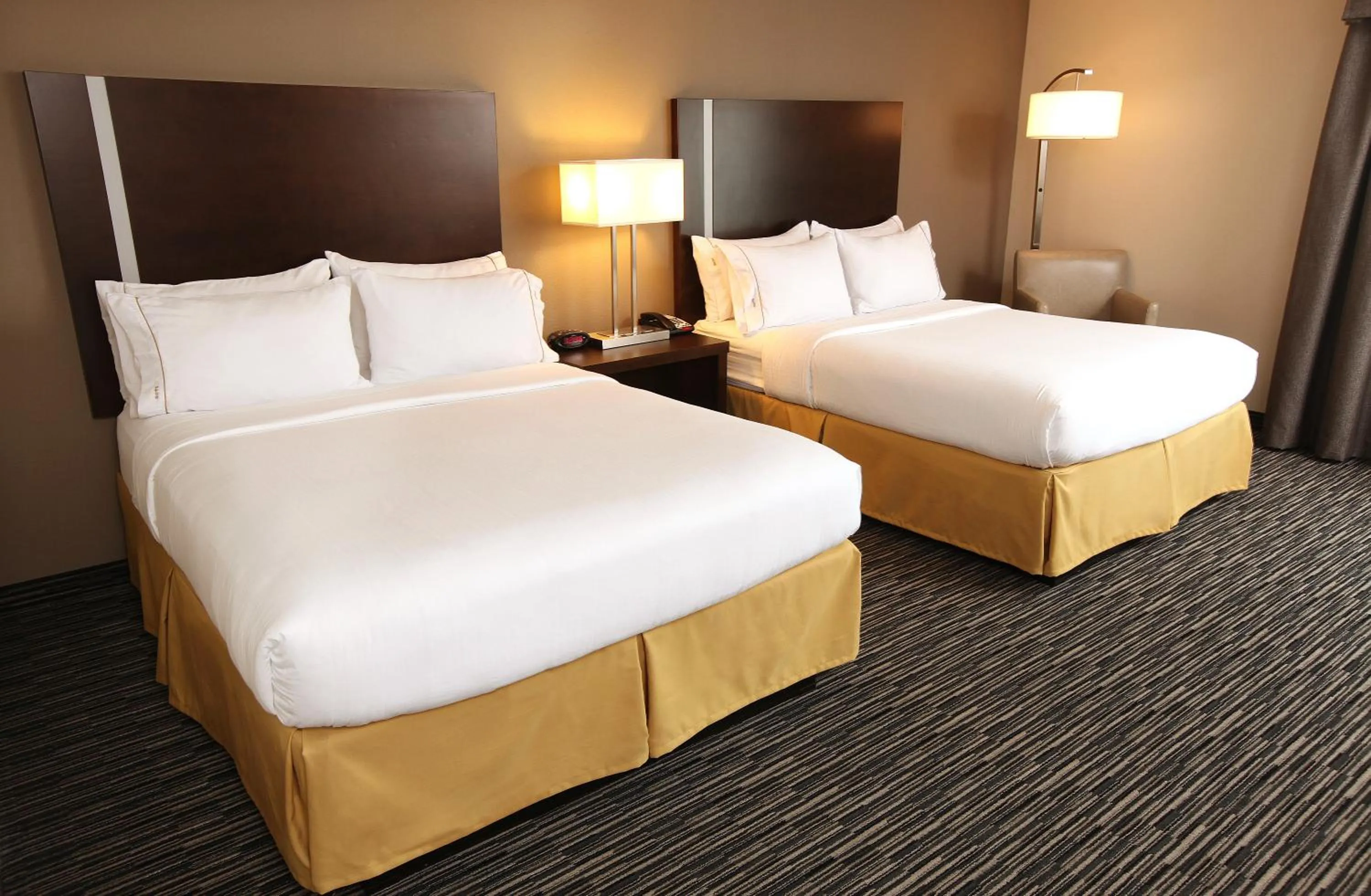 Photo of the whole room, Bed in Holiday Inn Express & Suites Omaha South Ralston Arena by IHG