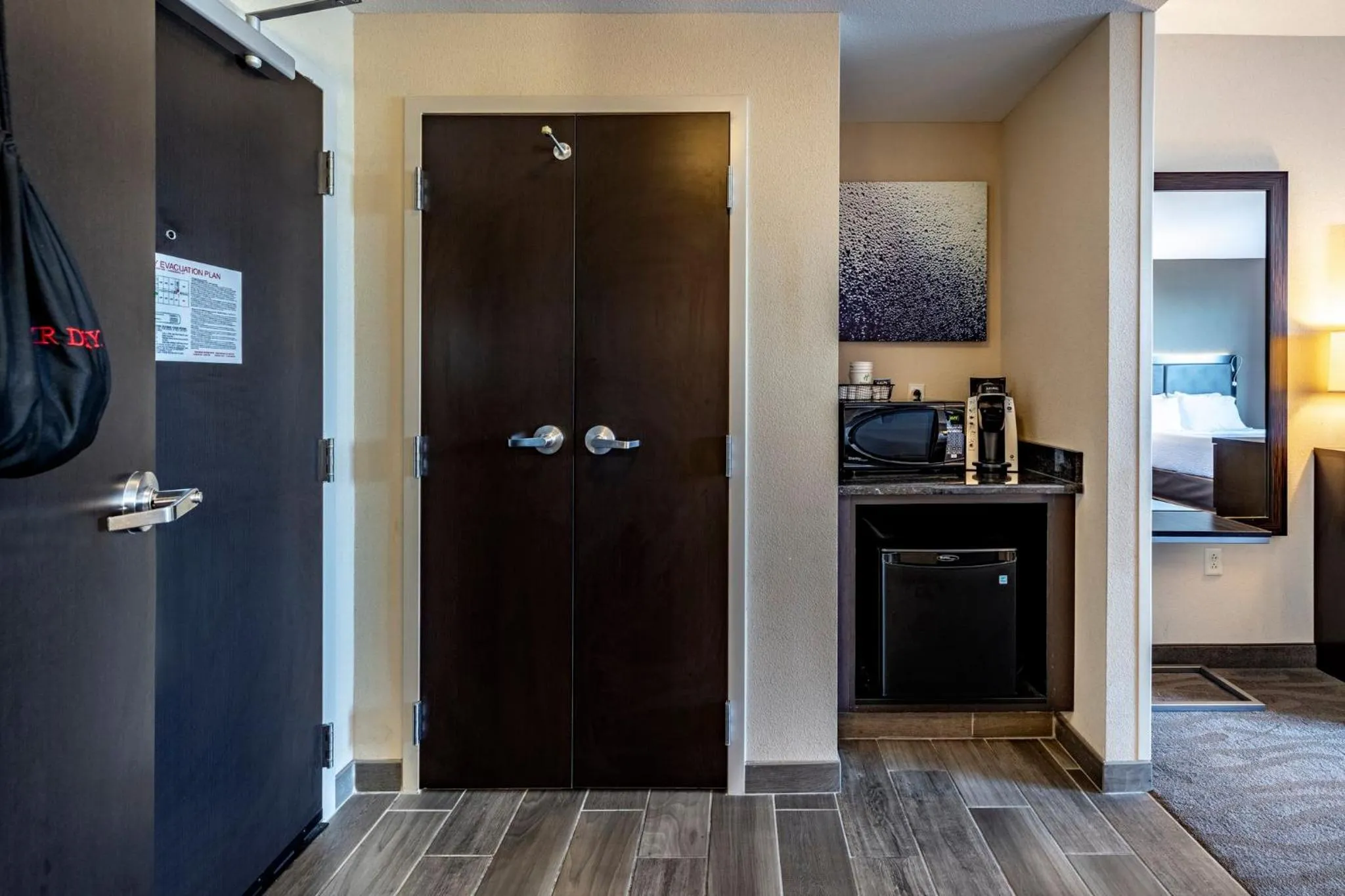 Photo of the whole room in Holiday Inn Owensboro Riverfront by IHG