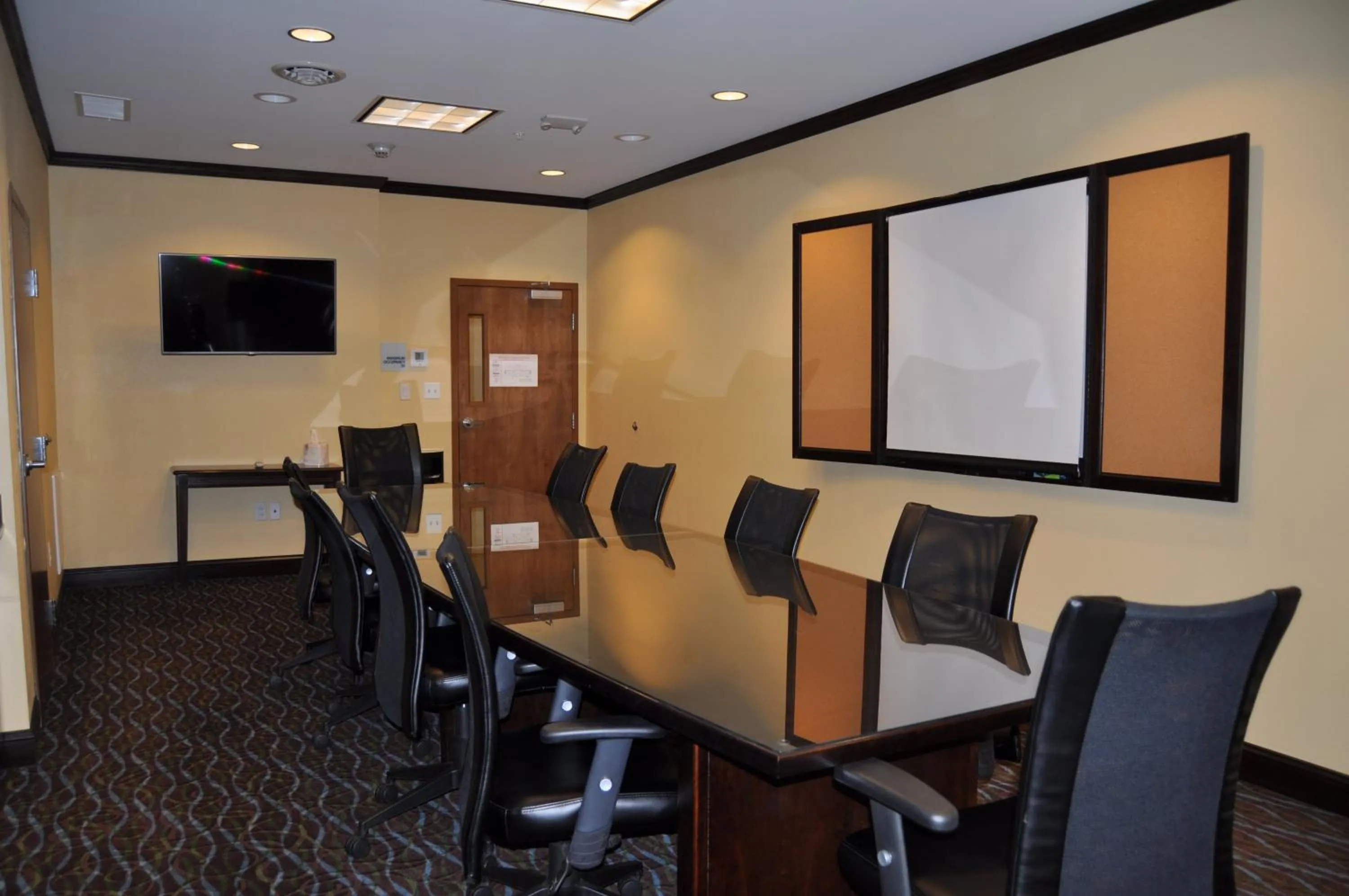 Meeting/conference room in Holiday Inn Express & Suites Lebanon by IHG