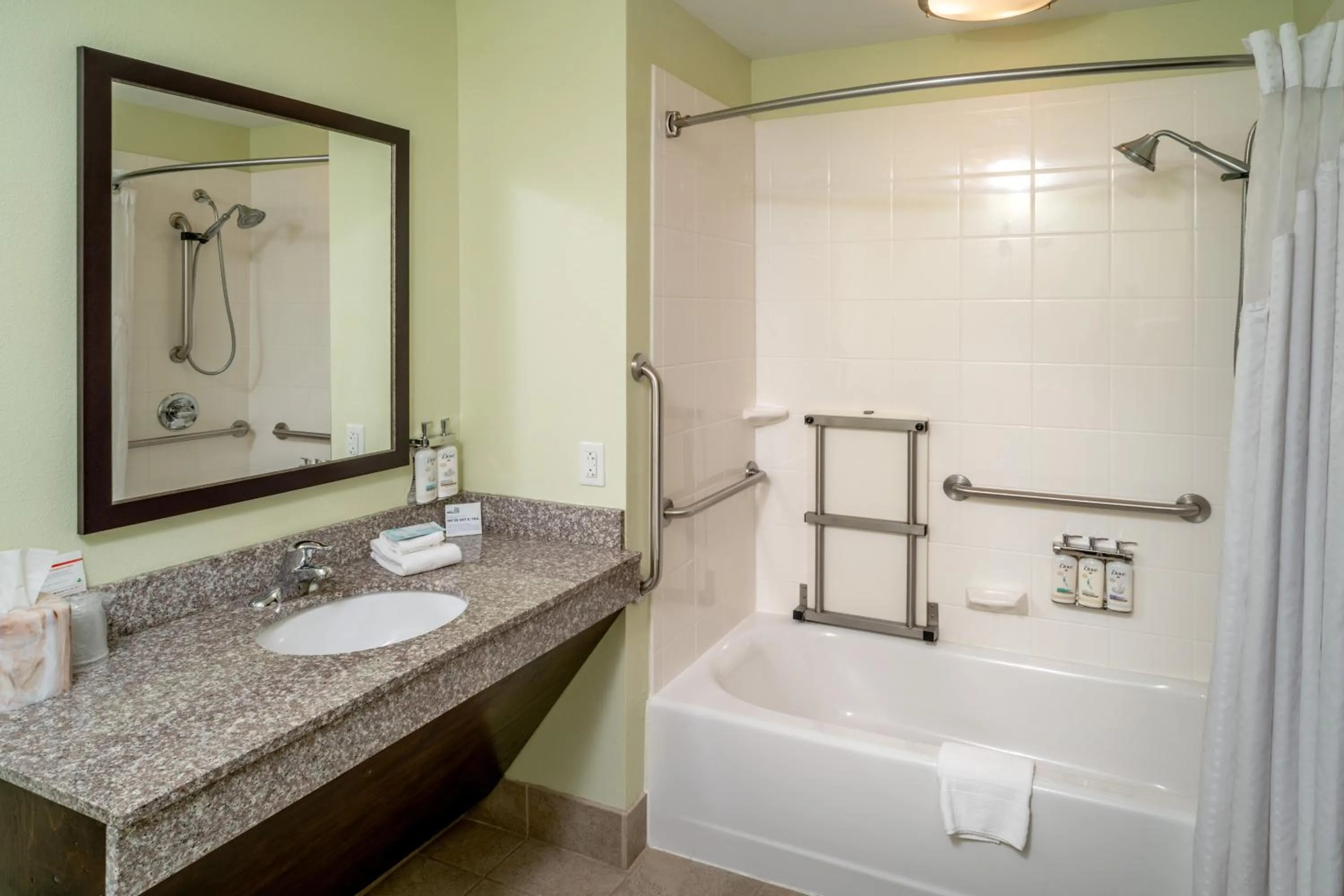 Bathroom in Holiday Inn Express & Suites Lebanon by IHG