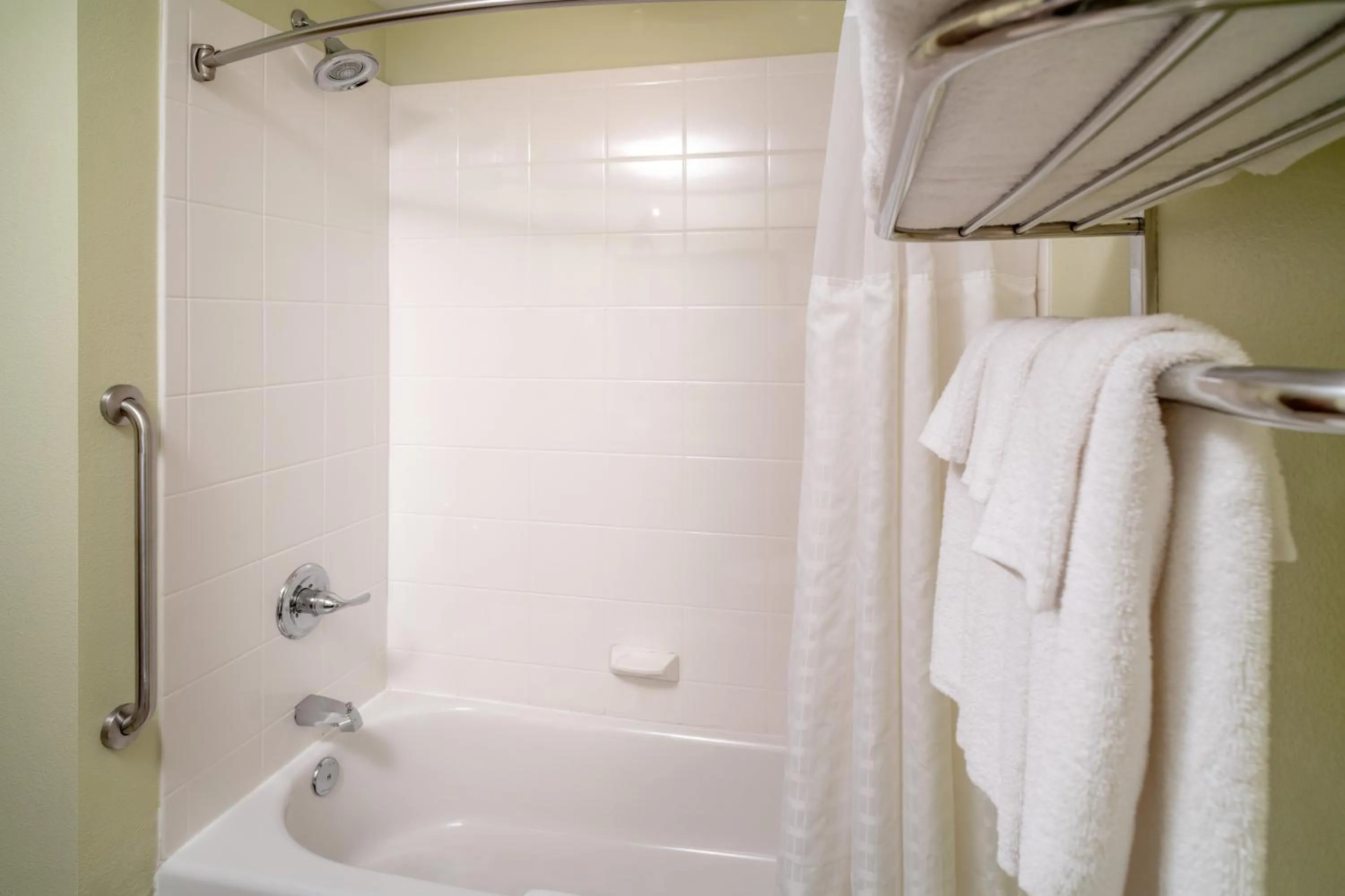 Bathroom in Holiday Inn Express & Suites Lebanon by IHG