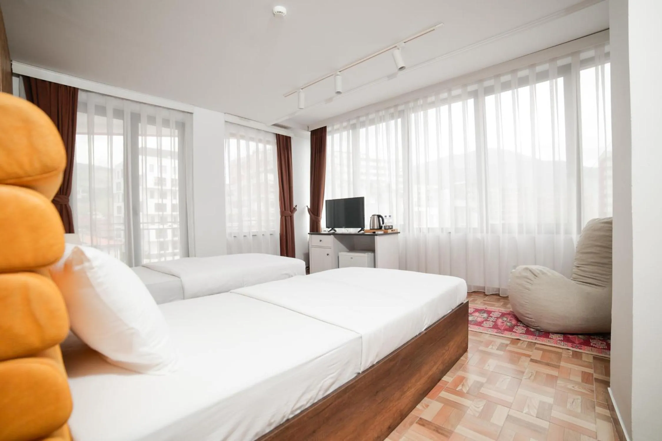 Twin Room in Hotel Denis