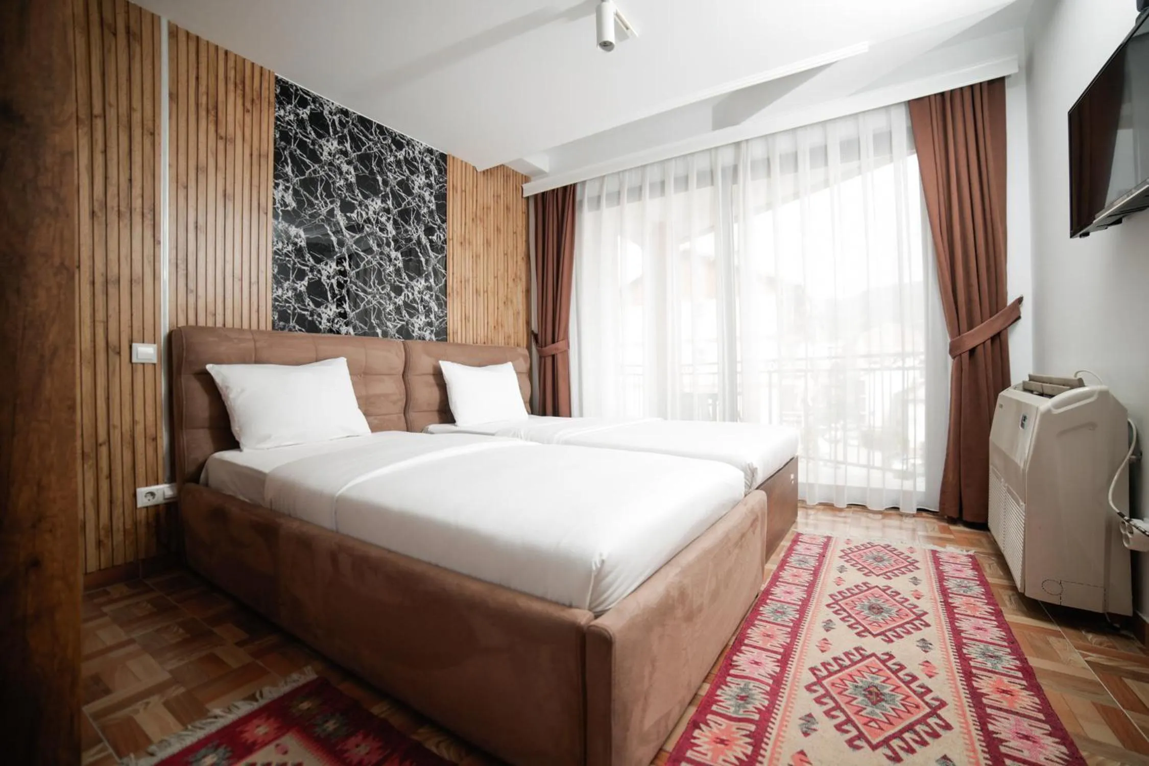 Twin Room with Balcony in Hotel Denis