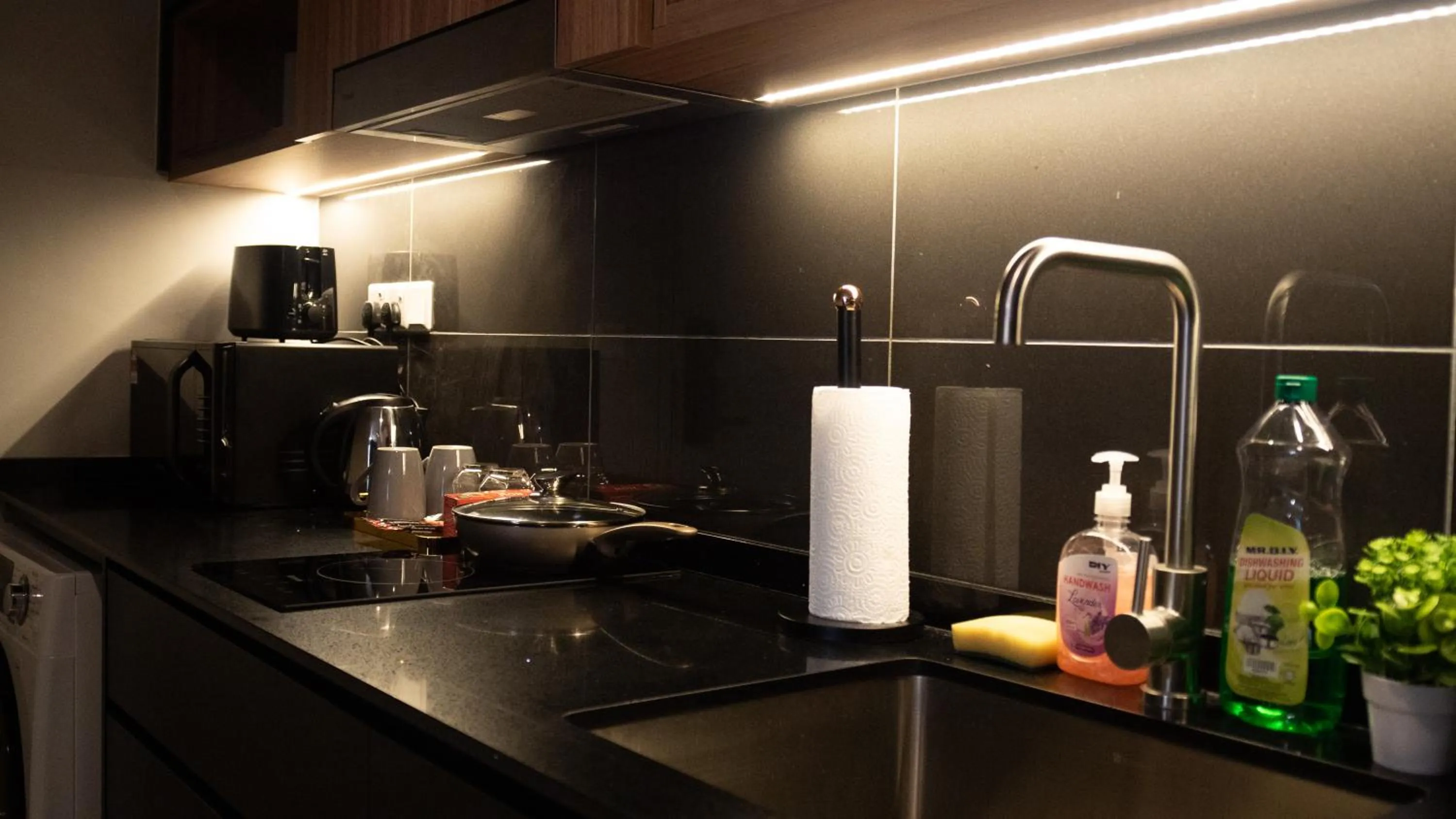 Coffee/tea facilities in Axon Residence KLCC - JD HOME