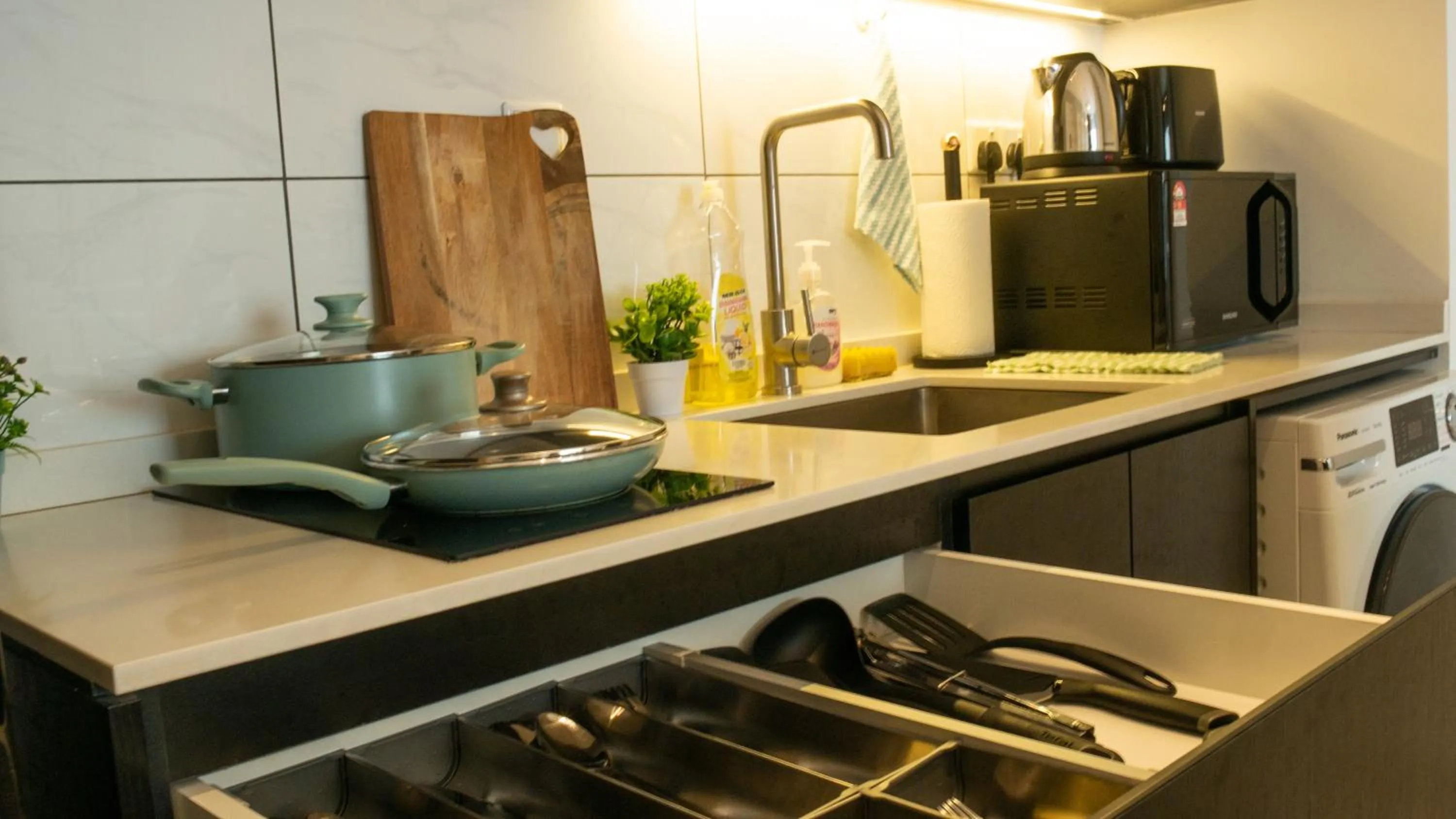 Coffee/tea facilities in Axon Residence KLCC - JD HOME