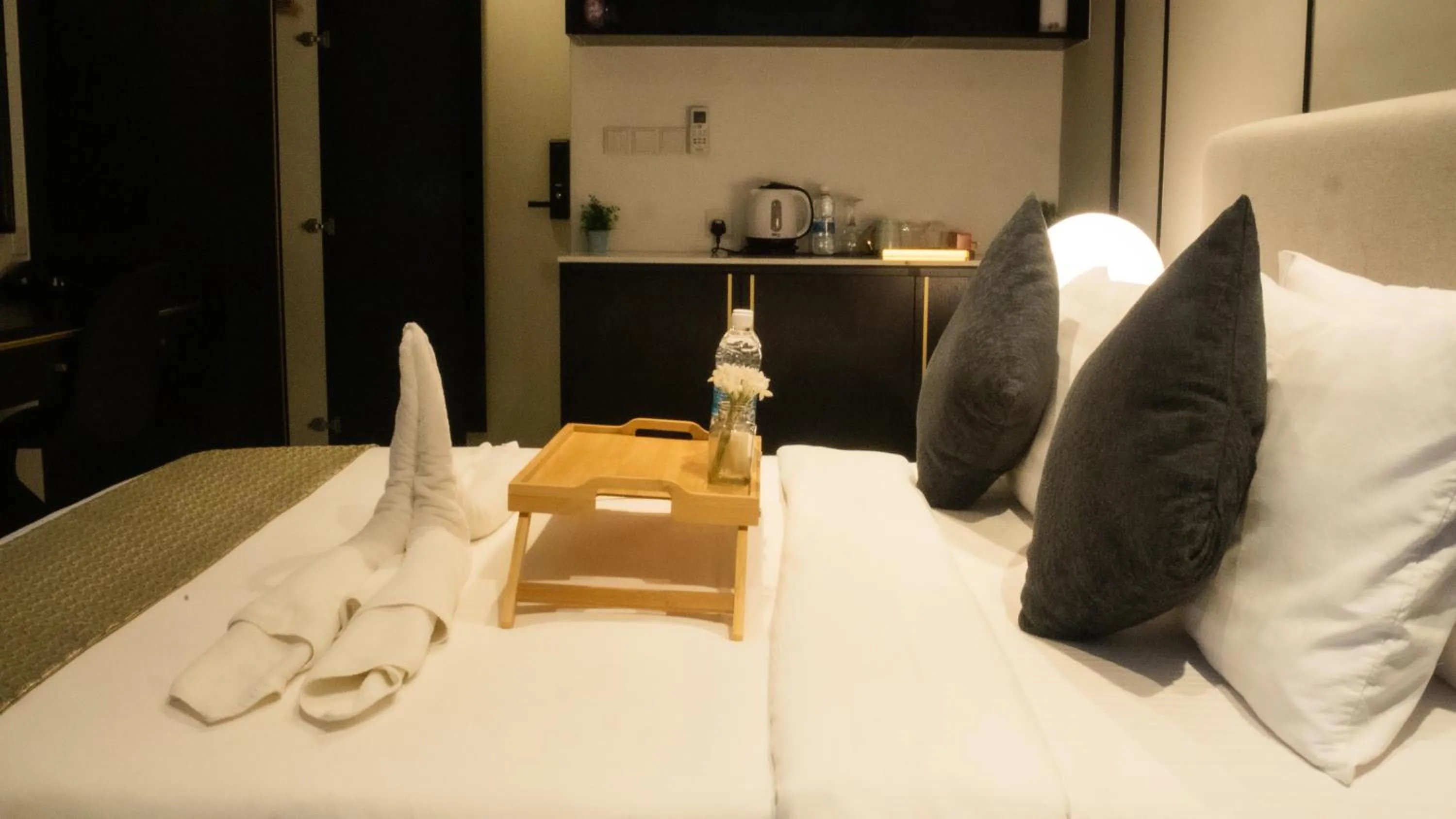 Bedroom, Bed in Axon Residence KLCC - JD HOME