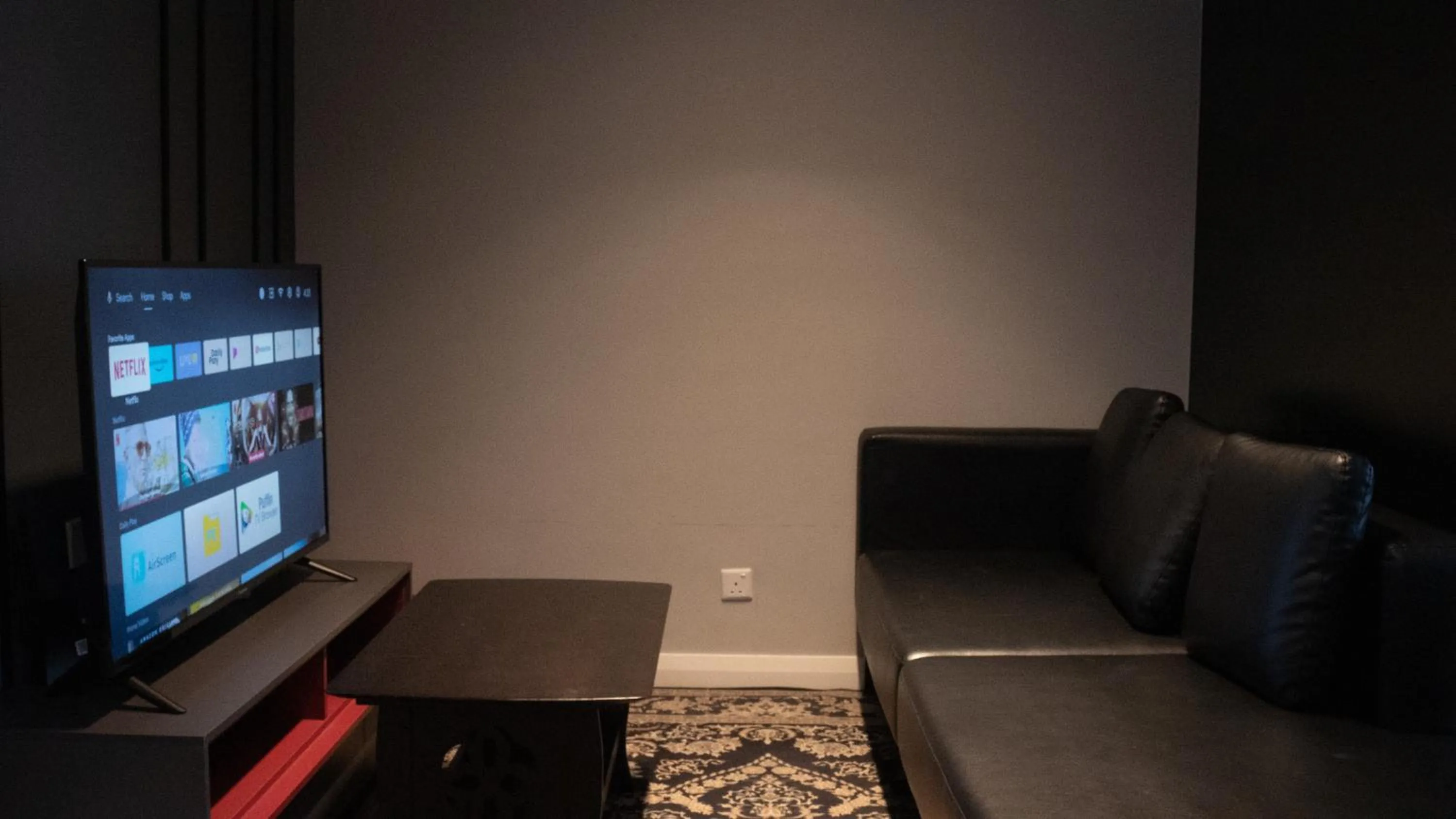 Communal lounge/ TV room in Axon Residence KLCC - JD HOME