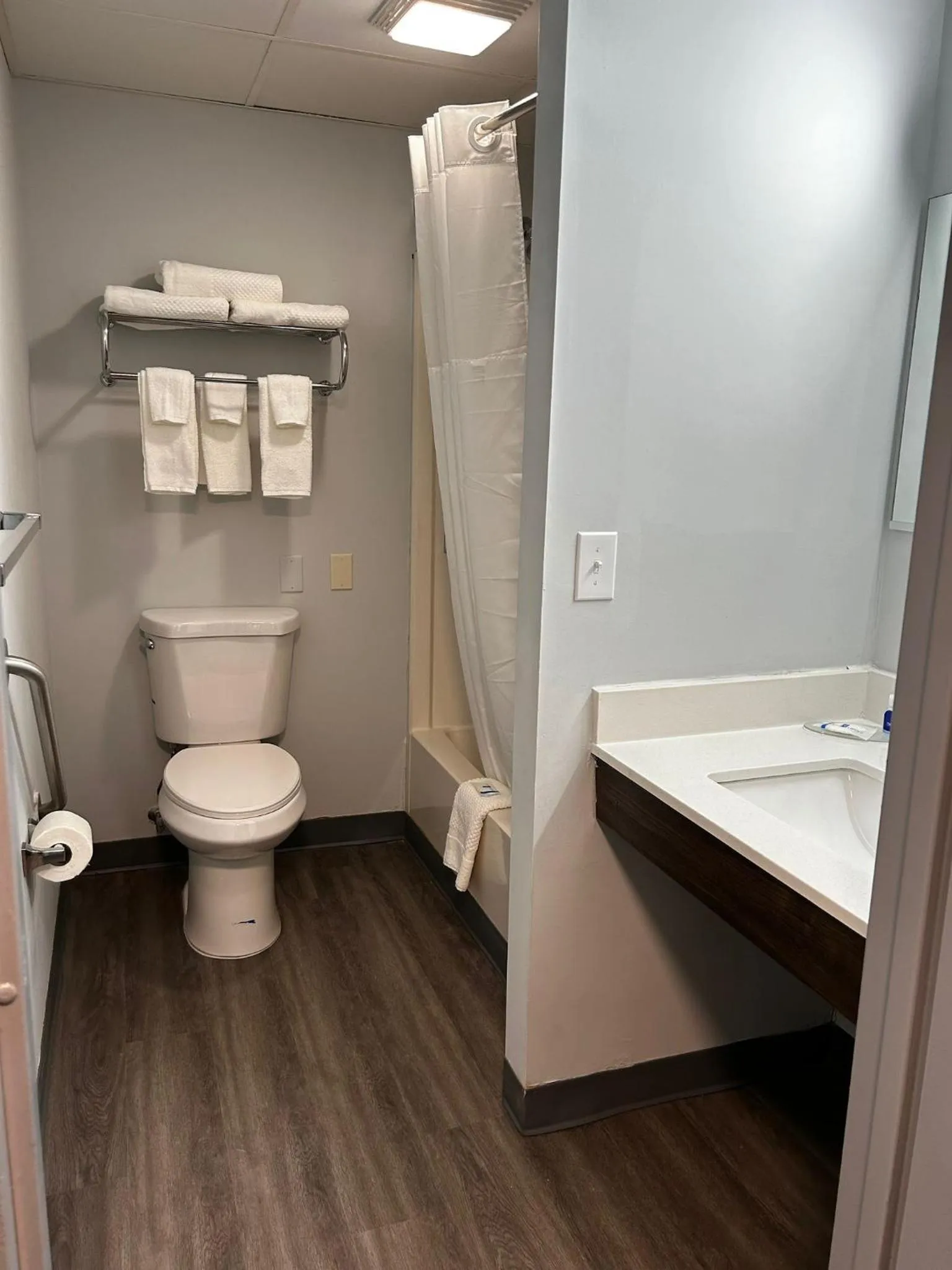 Toilet in Rodeway inn Clemmons - Winston-Salem Area