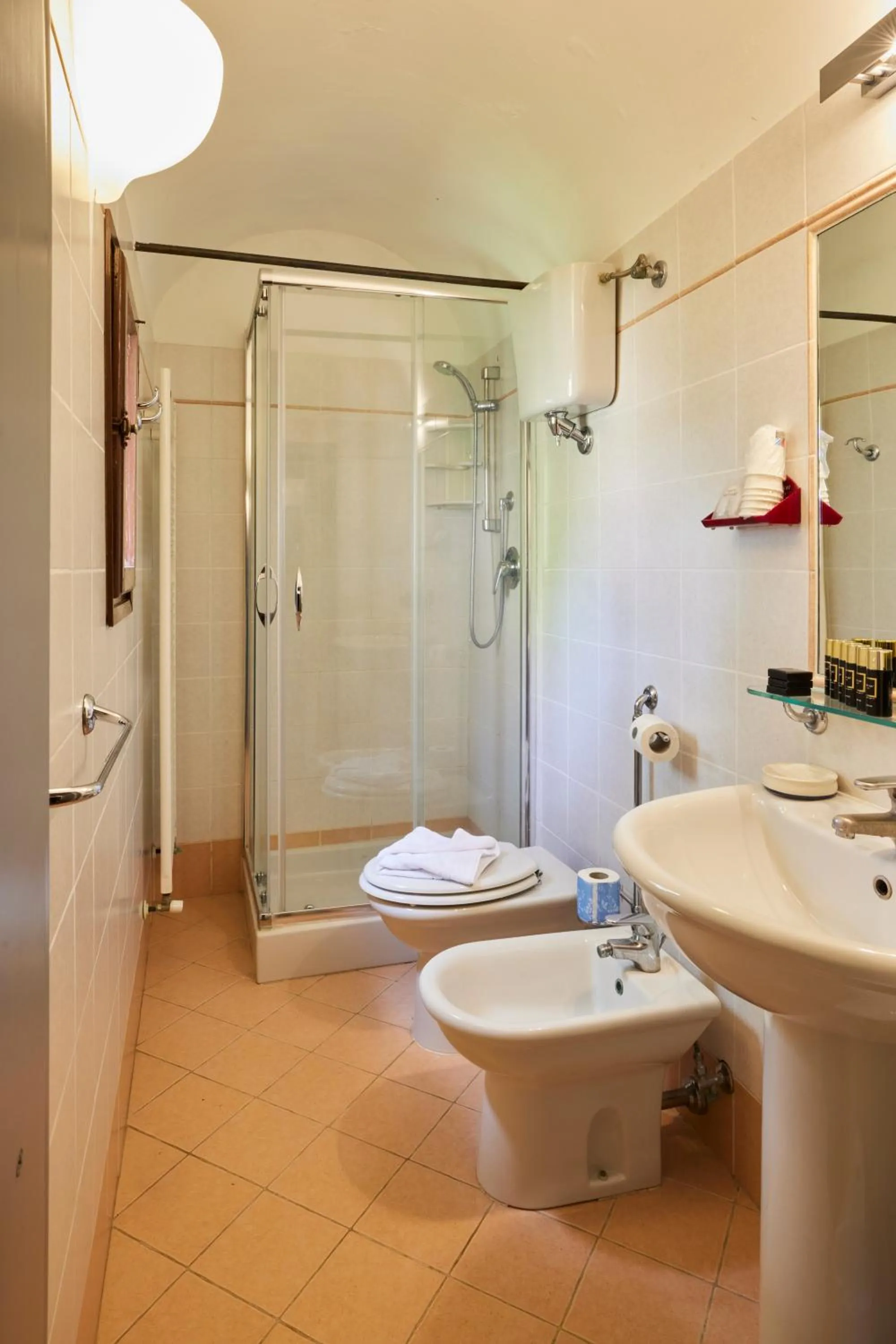 Toilet in Certosa di Pontignano Residenza d'Epoca - Place of Charme