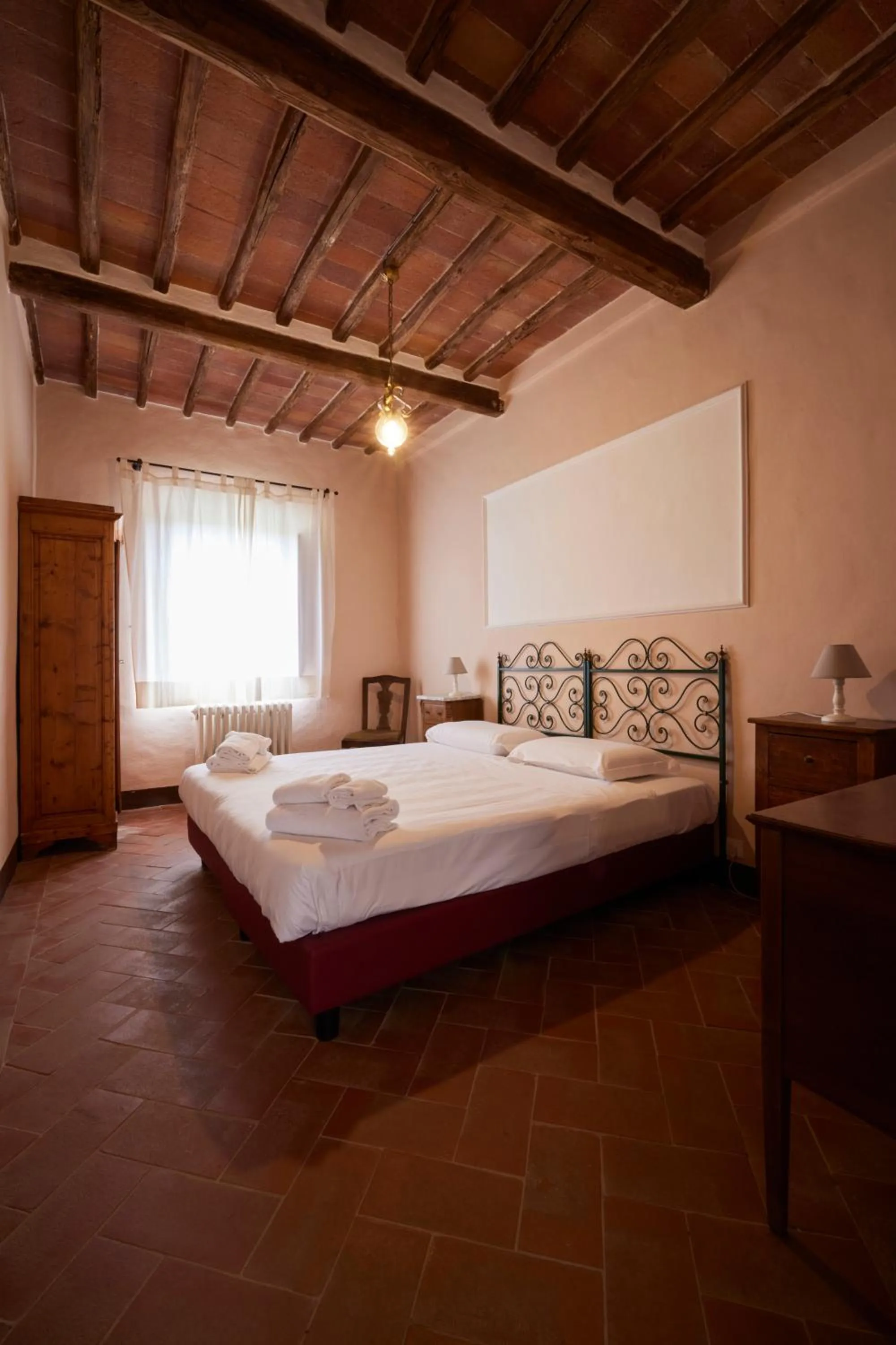 Bed in Certosa di Pontignano Residenza d'Epoca - Place of Charme