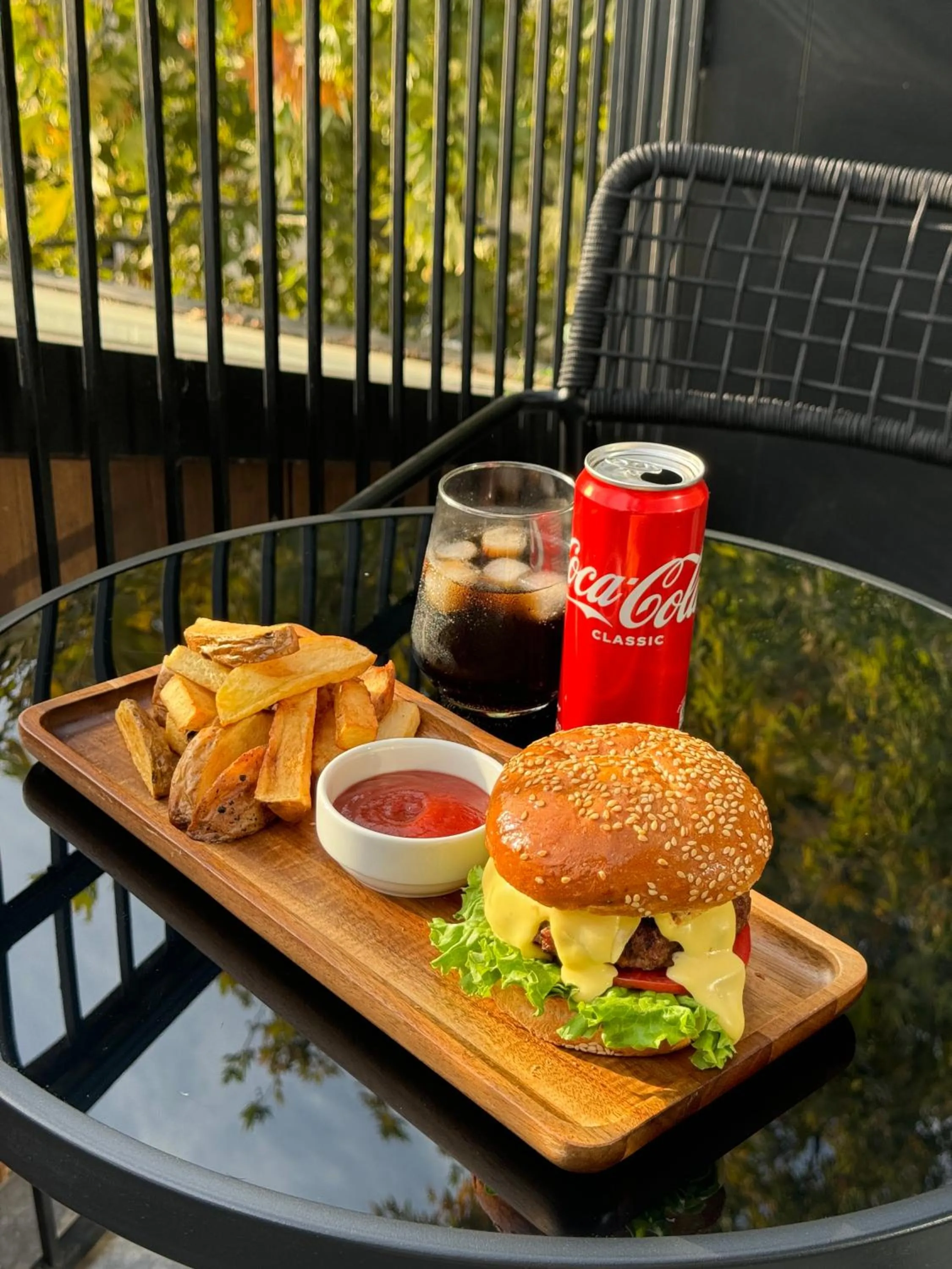 Restaurant/places to eat in Design Hotel & Private Spa - Tbilisi Edition